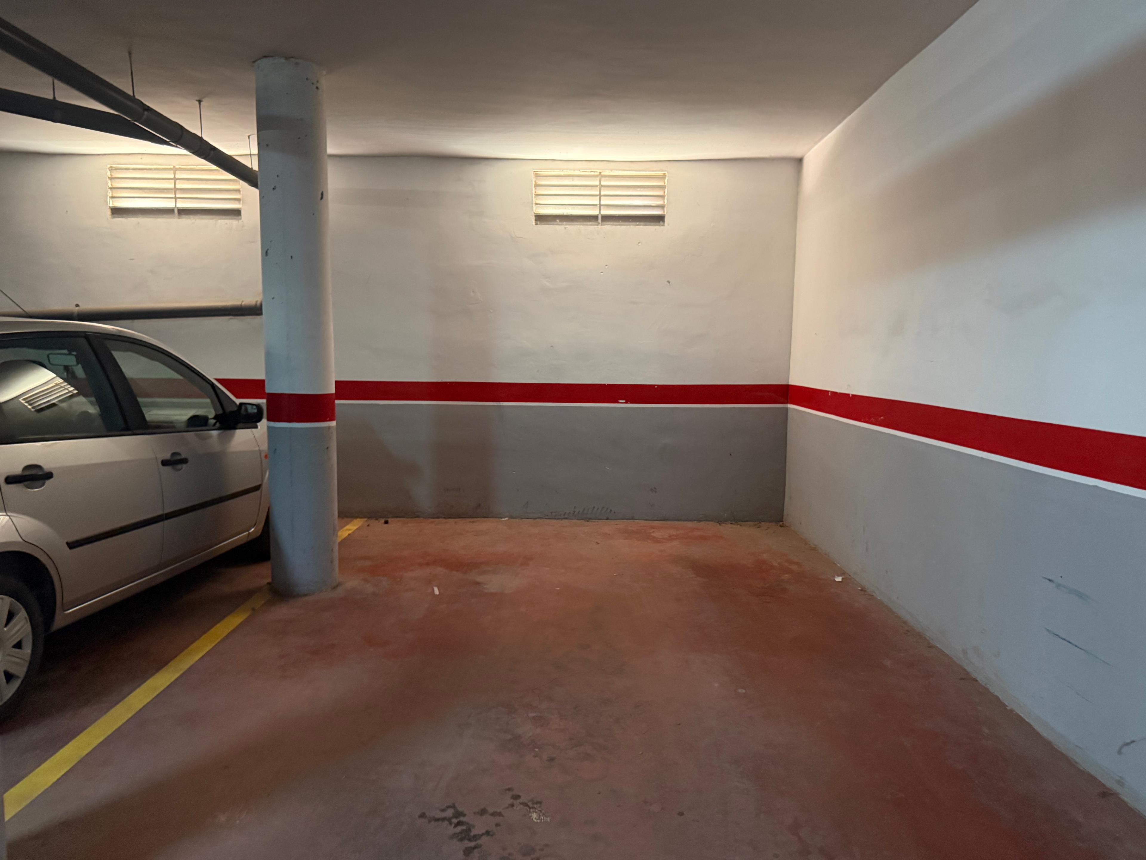 Garage en Venta en C. Gregorio de la Rosa - 5