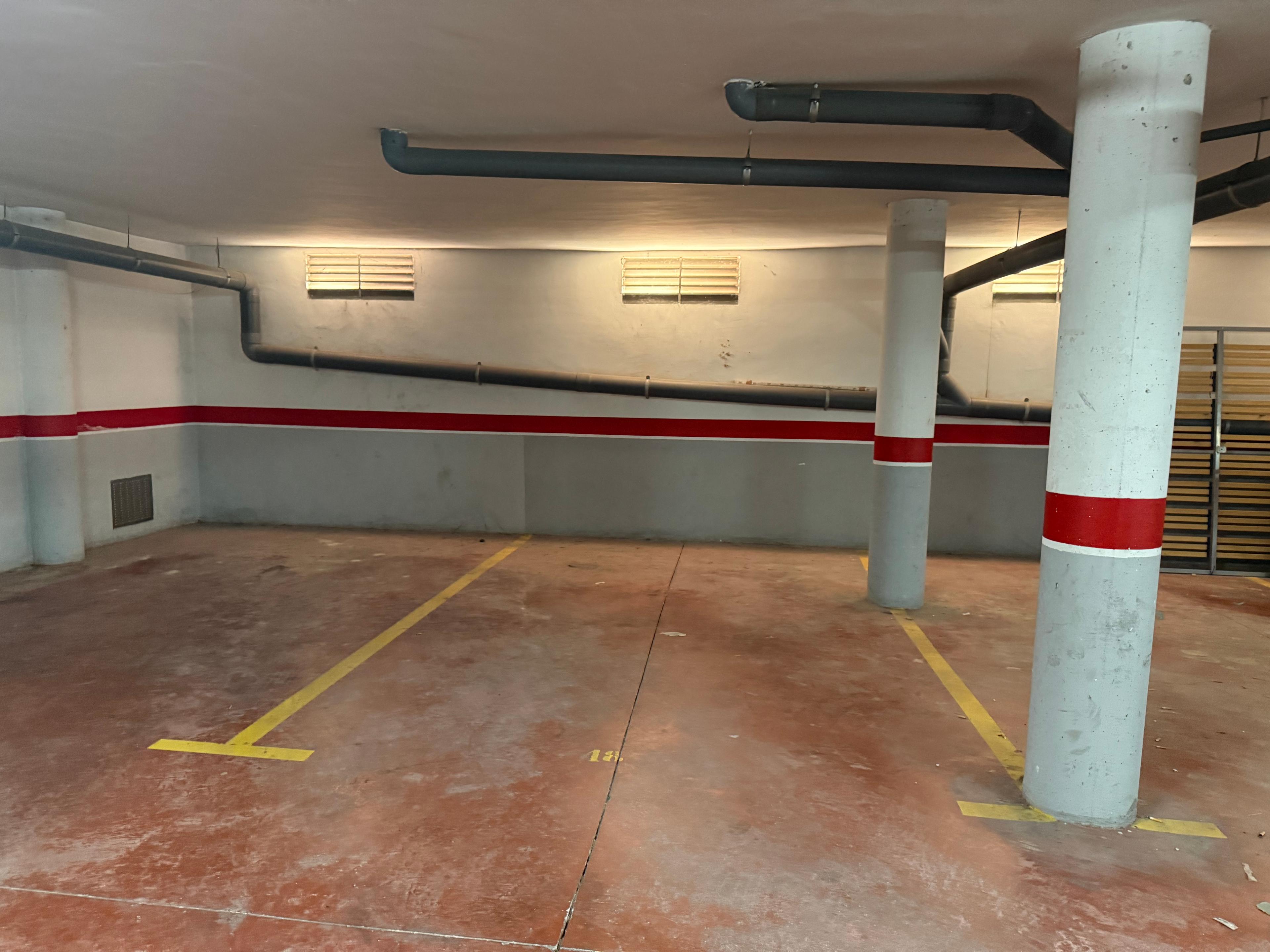 Garage en Venta en C. Gregorio de la Rosa - 2