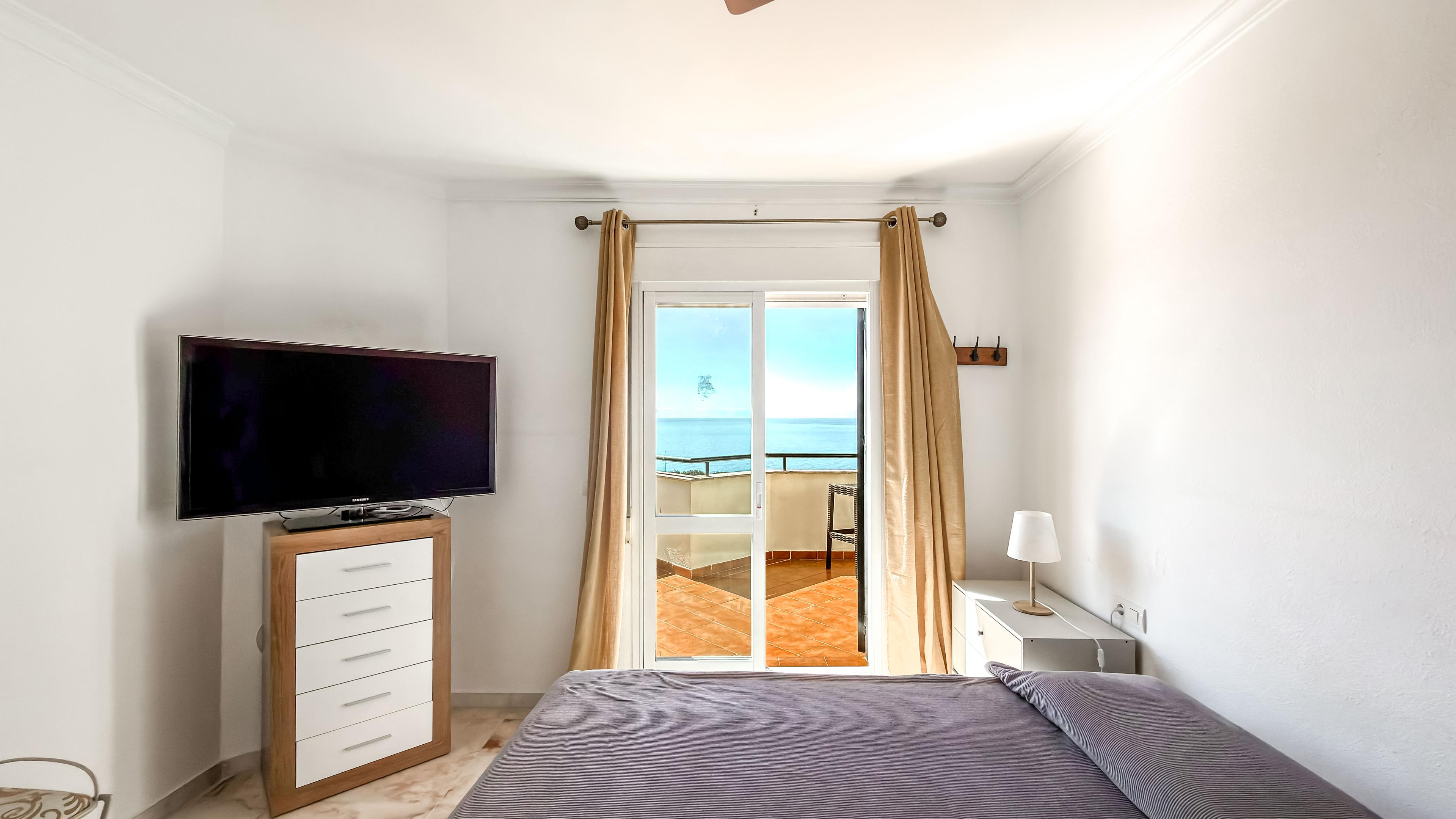 Piso en Venta en Av. Retamar - 12