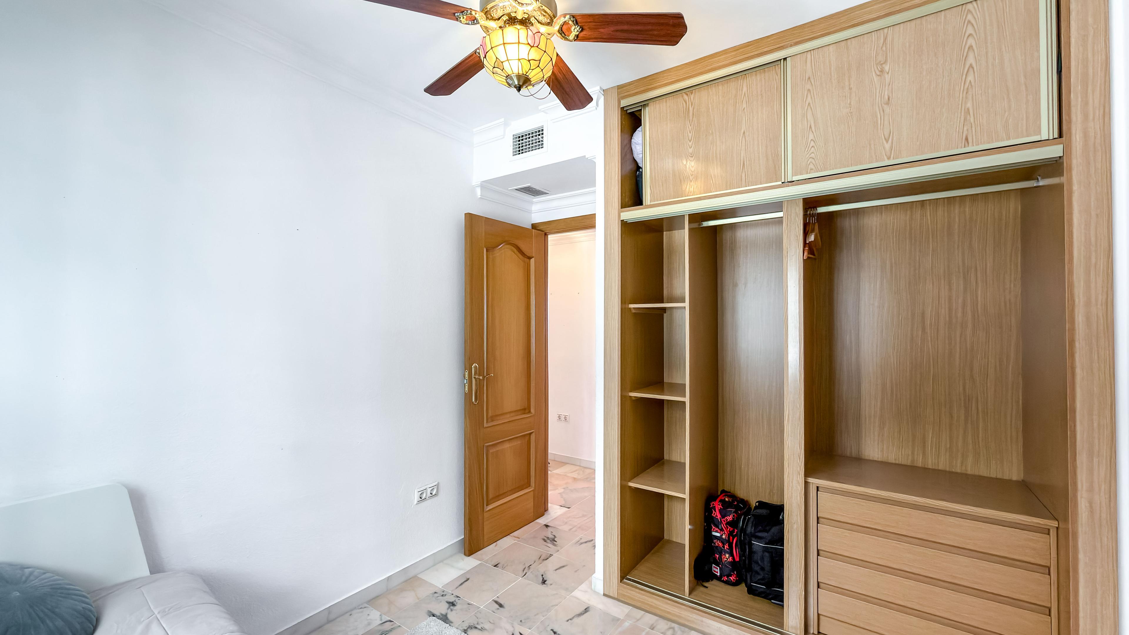 Piso en Venta en Av. Retamar - 19