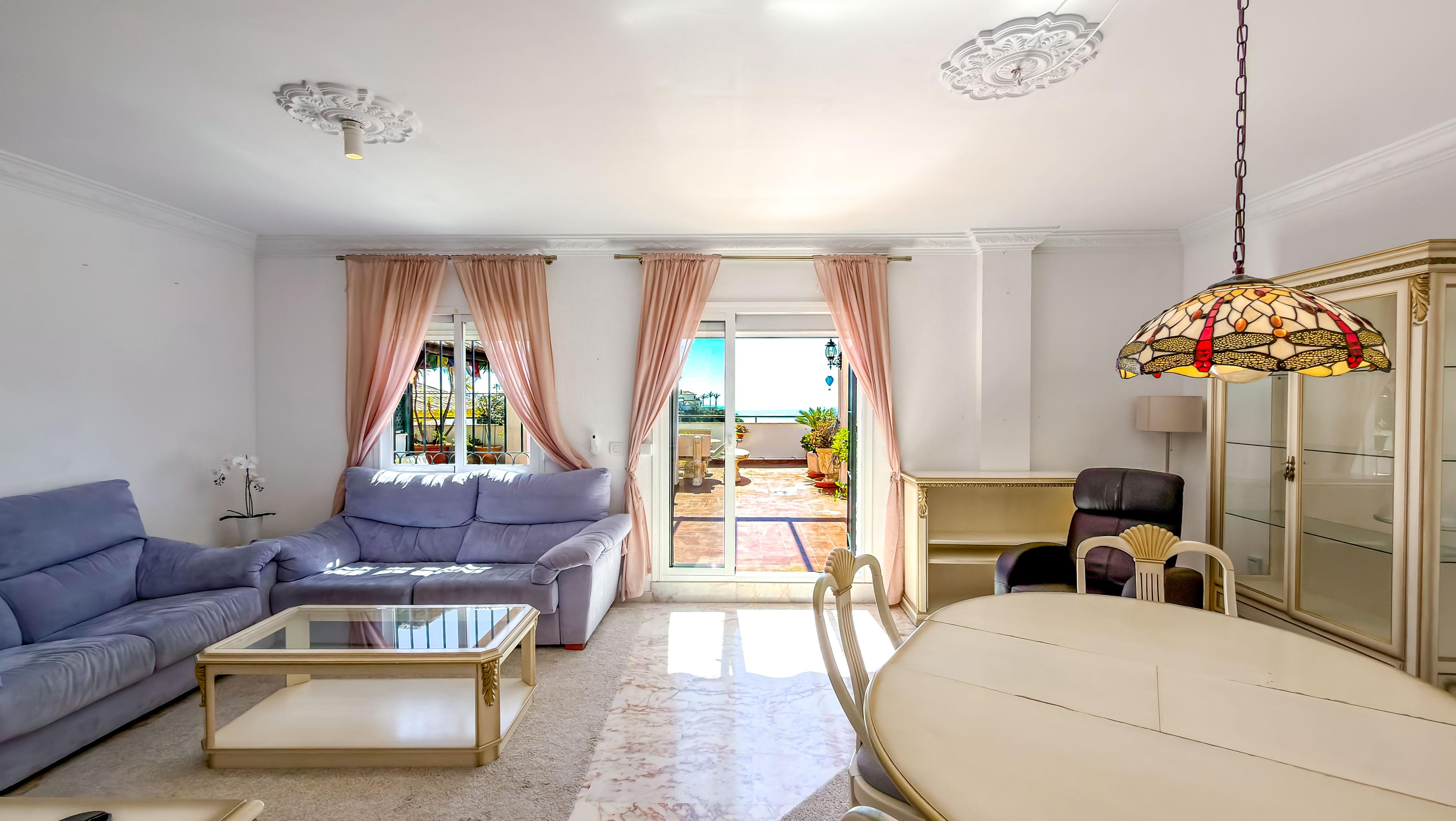 Piso en Venta en Av. Retamar - 8