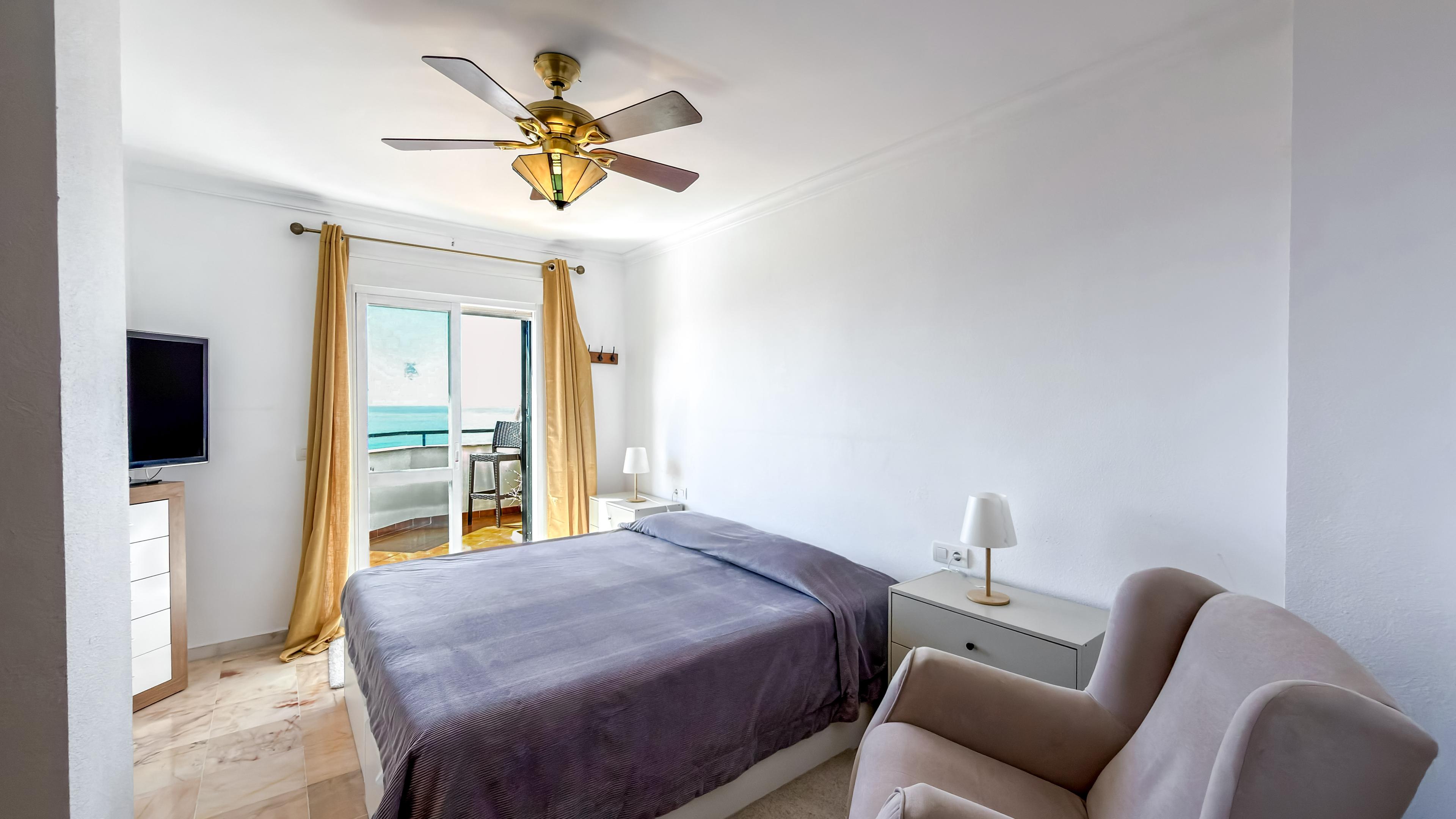 Piso en Venta en Av. Retamar - 11