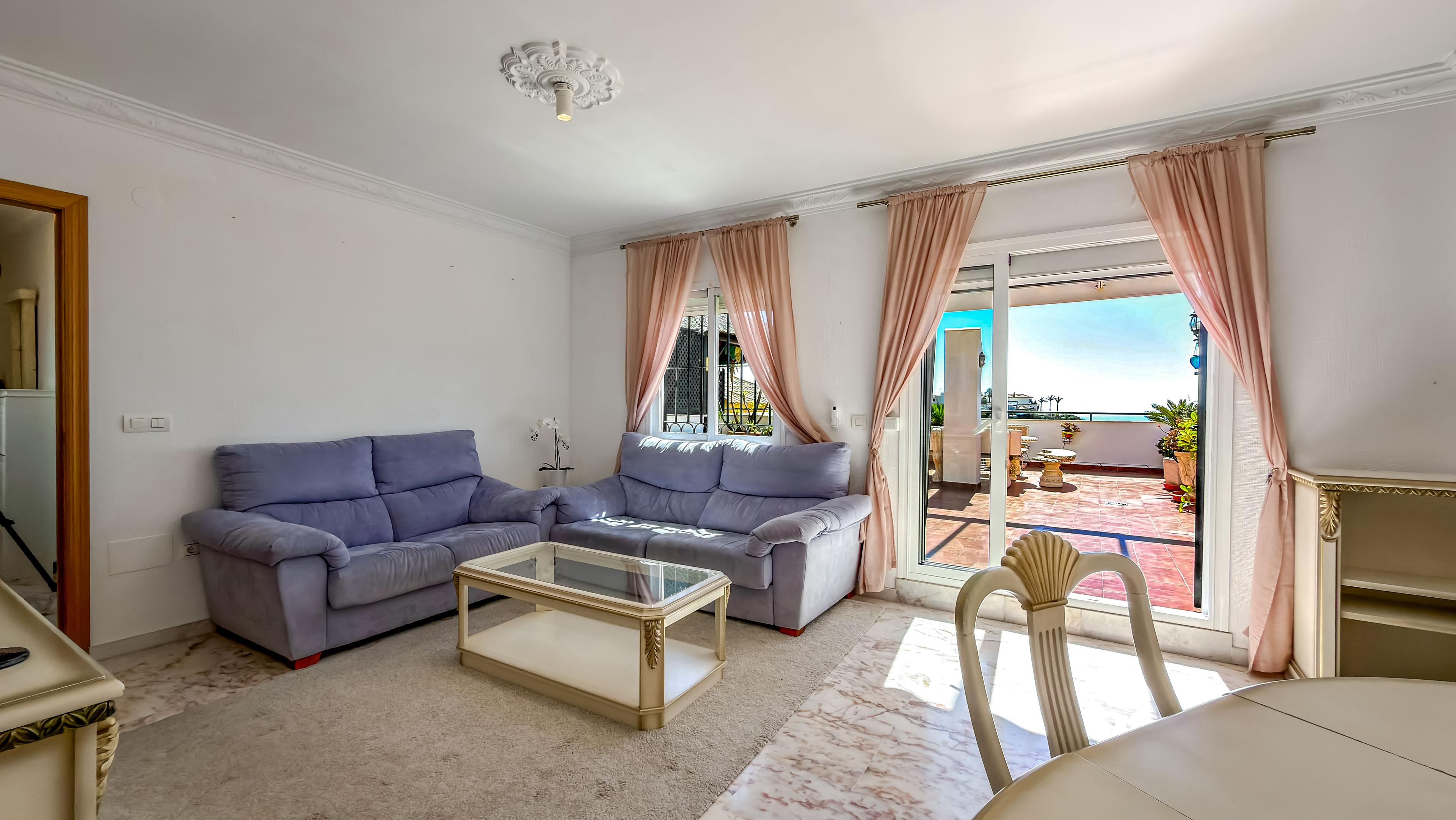 Piso en Venta en Av. Retamar - 6