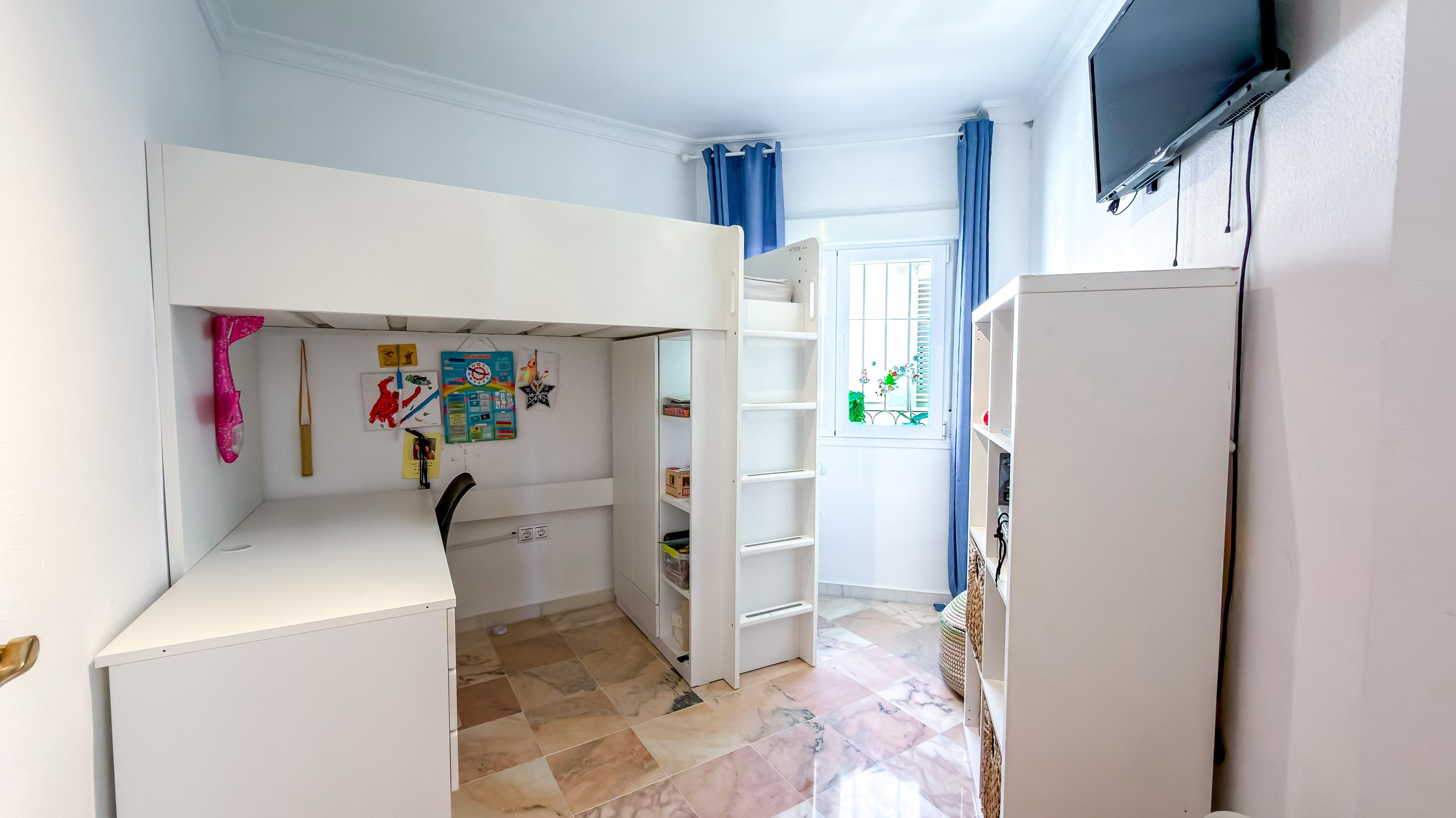 Piso en Venta en Av. Retamar - 15