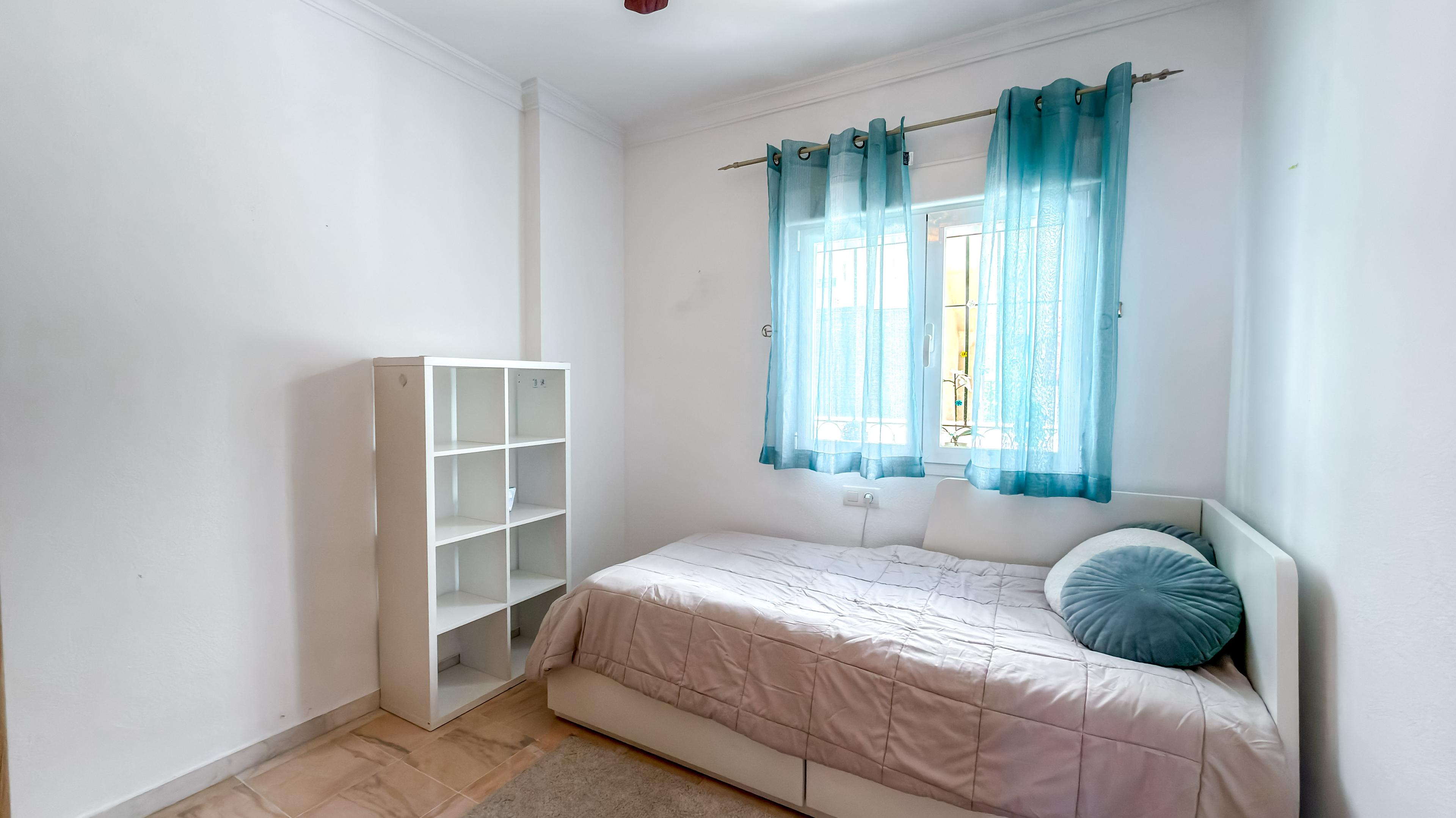 Piso en Venta en Av. Retamar - 18