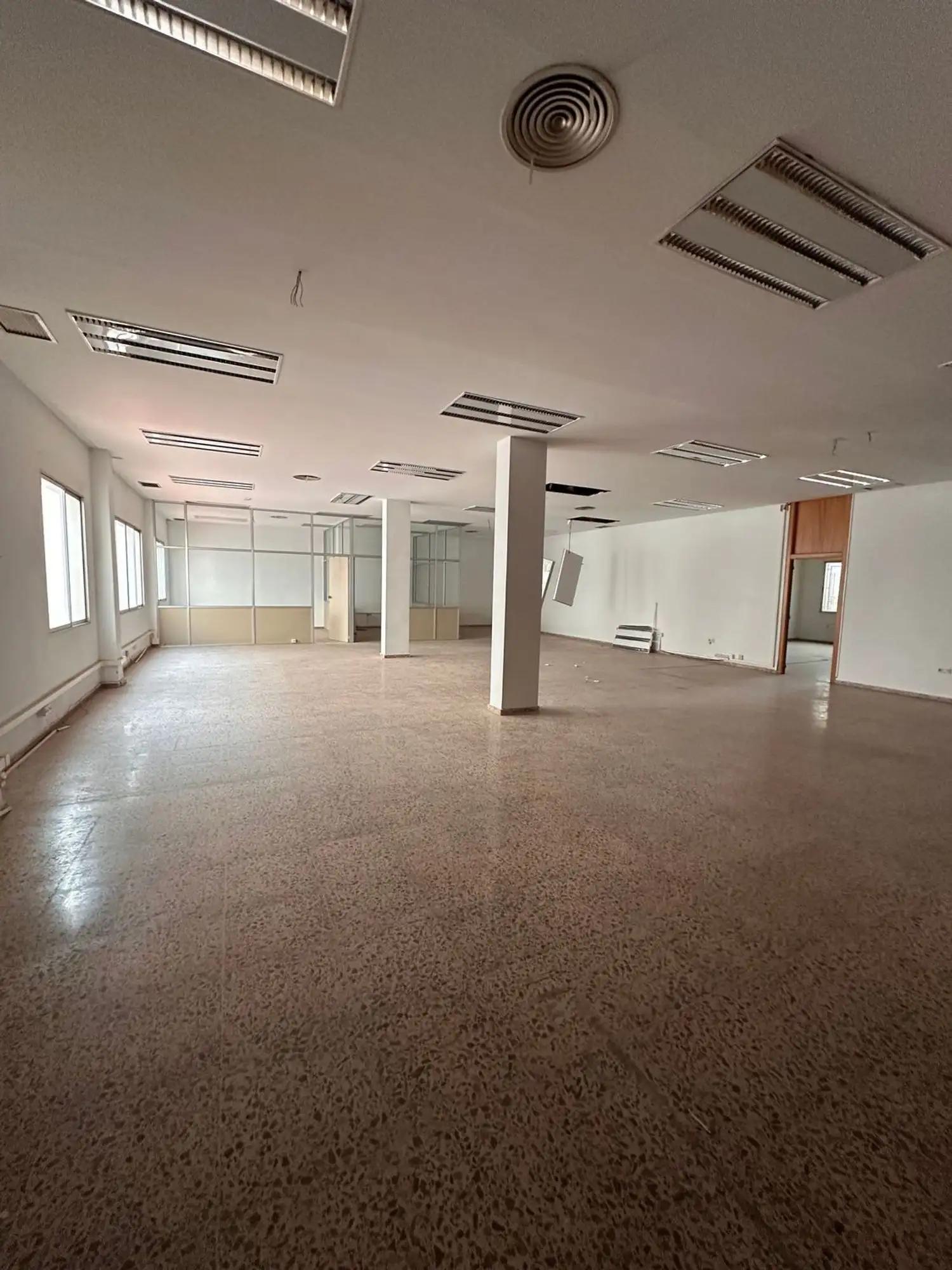 Local en Venta - Carrer del Regne de València, Moncada - 2