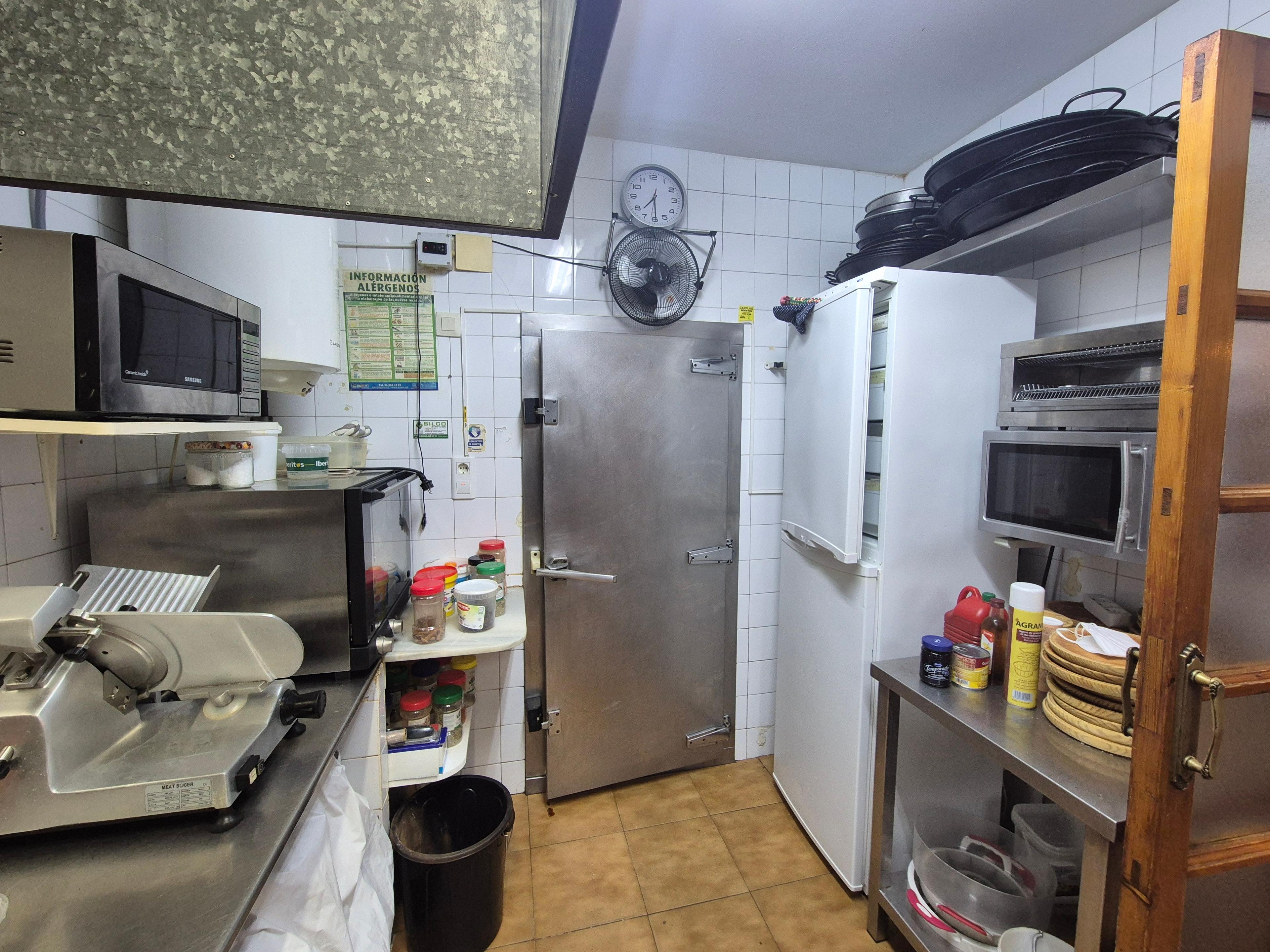 Local en Venta en Carrer de Castella-Lleó - 15