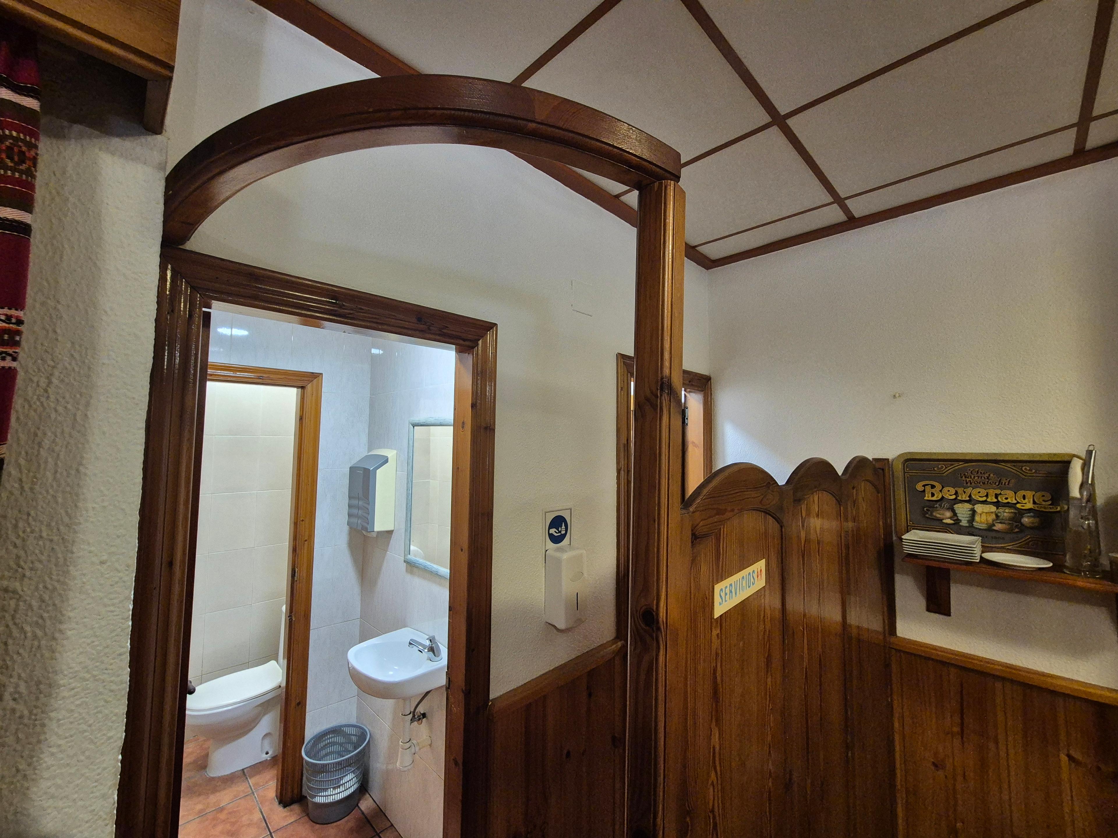 Local en Venta en Carrer de Castella-Lleó - 21