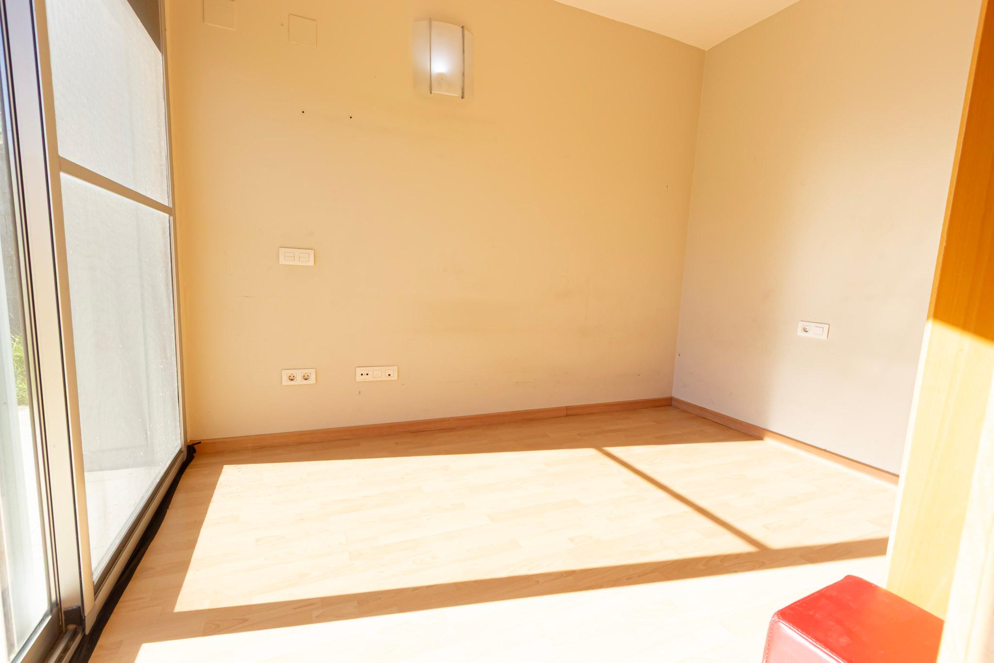 Casa en Venta en C. Río Ebro - 32