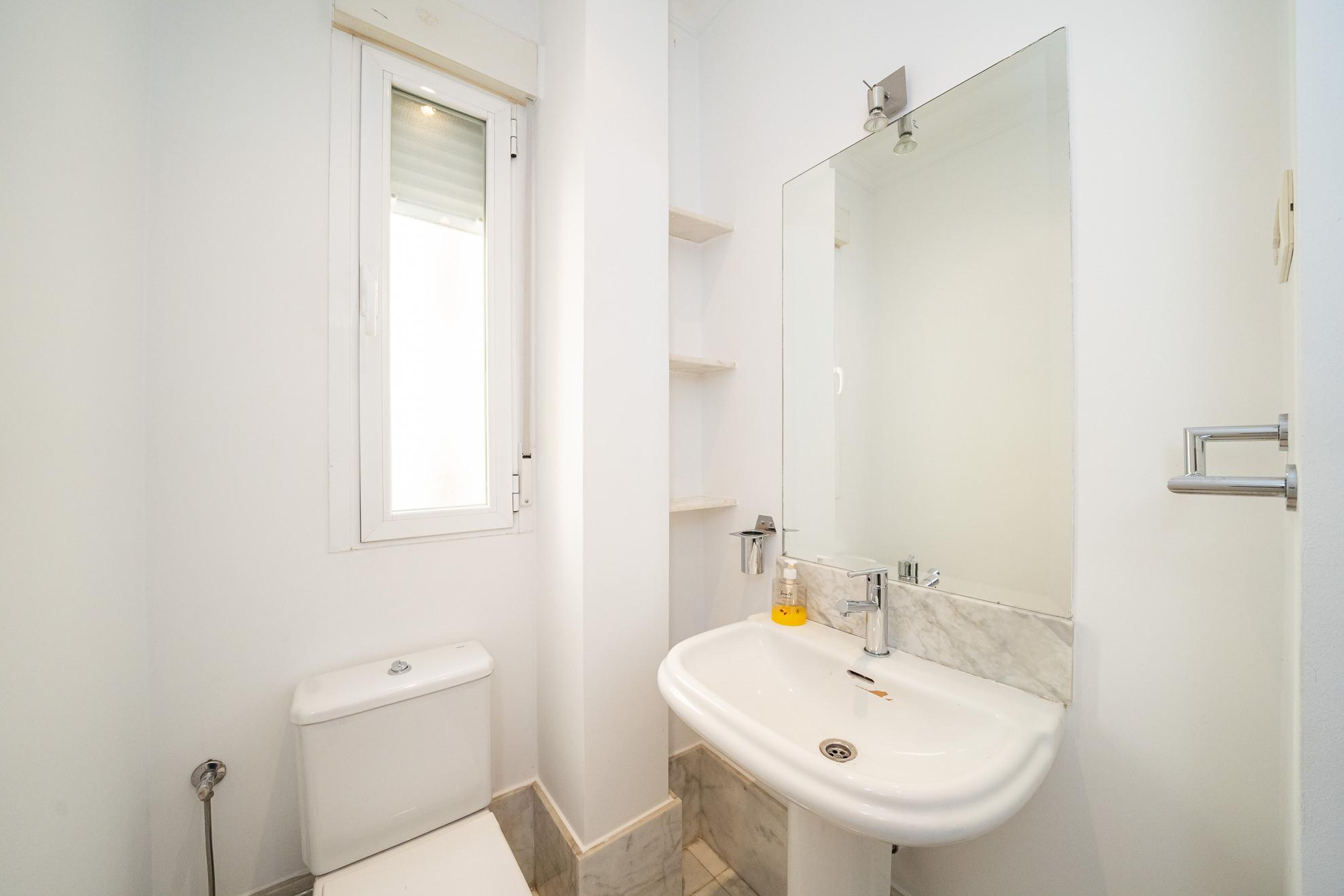 Piso en Alquiler en Calle de los Hermanos Bécquer - 11