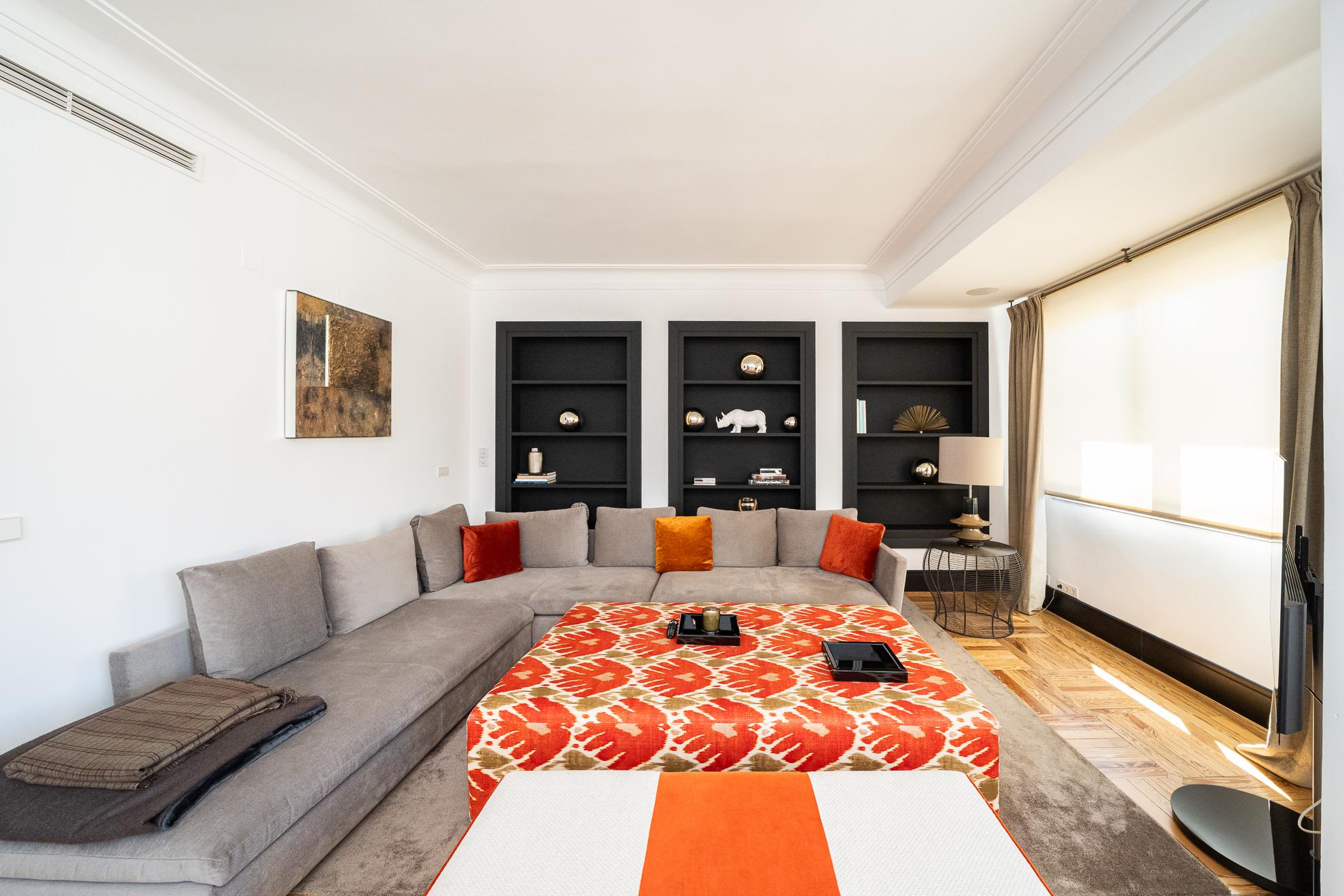 Piso en Alquiler en Calle de los Hermanos Bécquer - 12