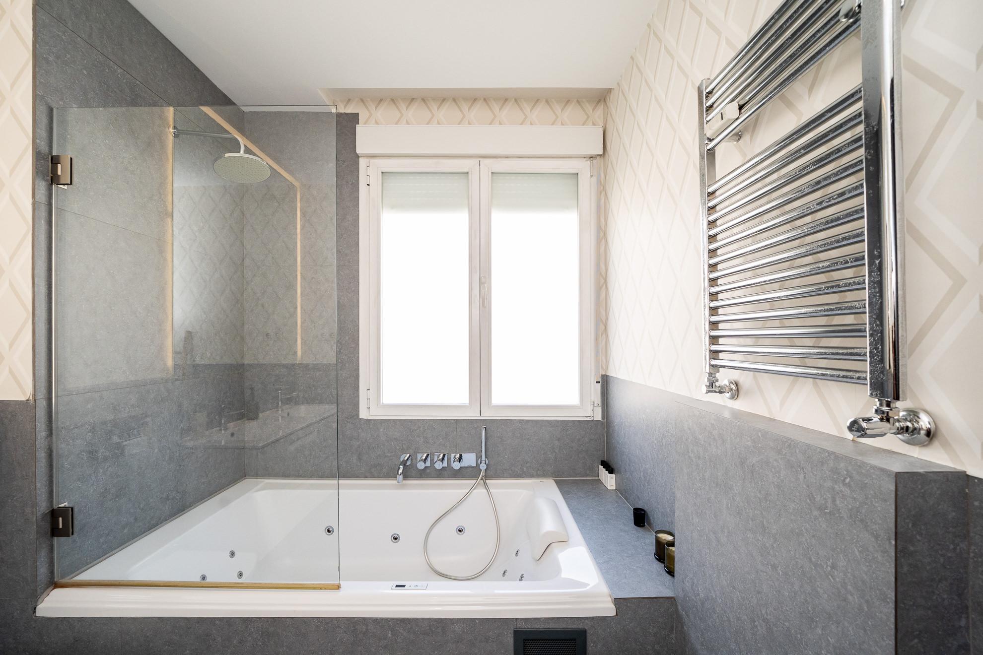 Piso en Alquiler en Calle de los Hermanos Bécquer - 13