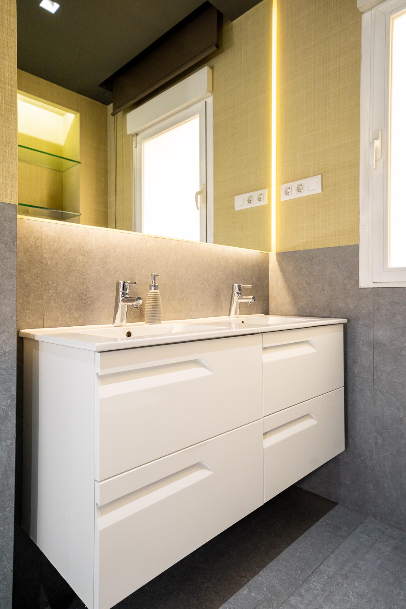 Piso en Alquiler en Calle de los Hermanos Bécquer - 49