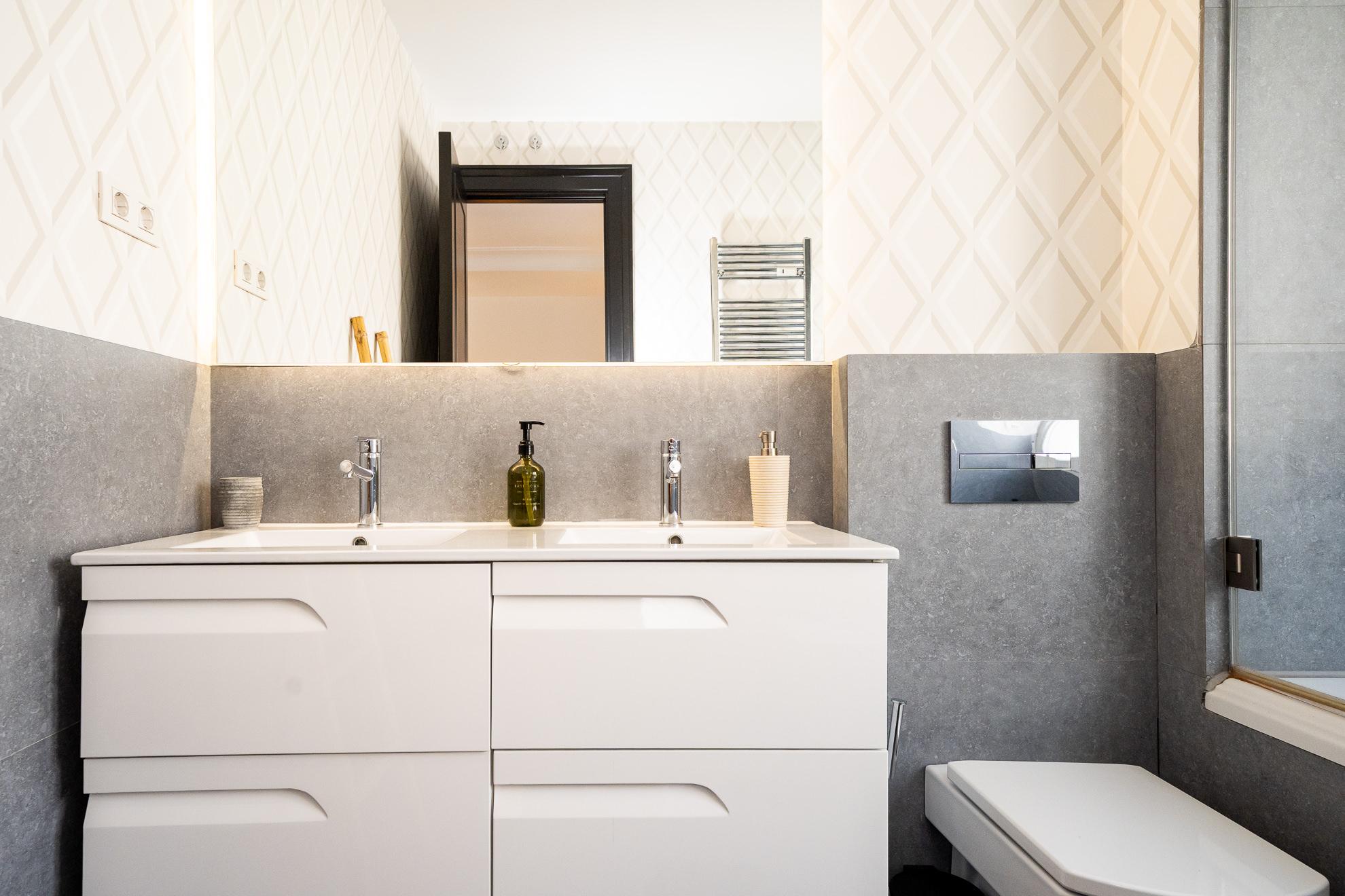 Piso en Alquiler en Calle de los Hermanos Bécquer - 67