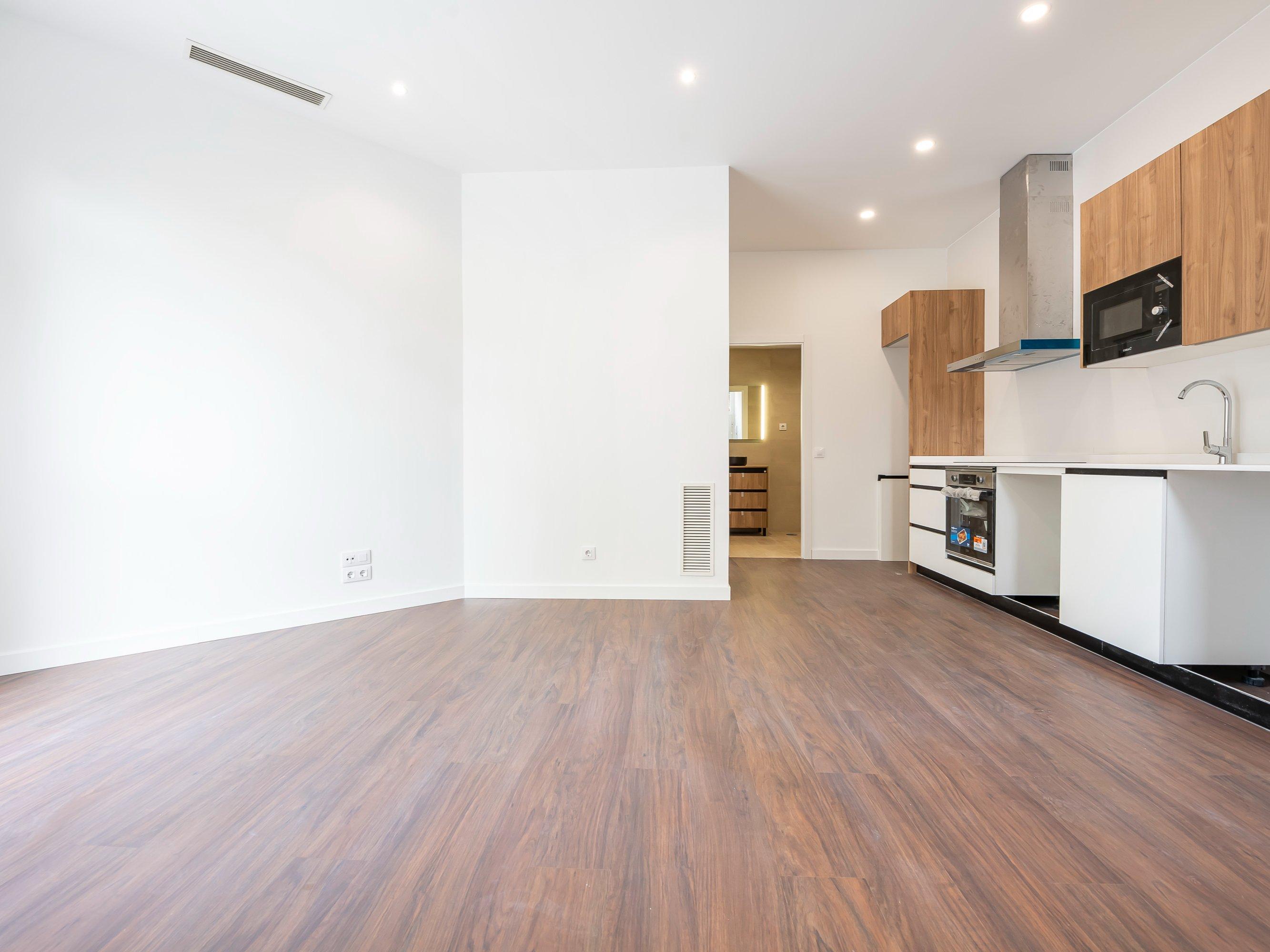 Piso en Venta en Calle Pescara - 16