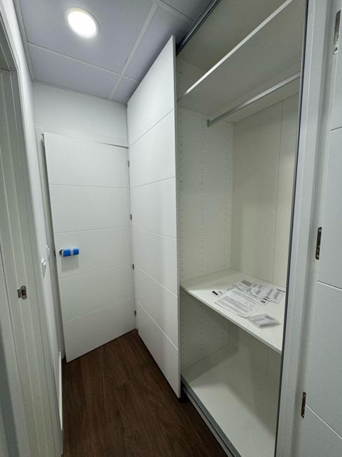 Piso en Venta en Calle Pescara - 23