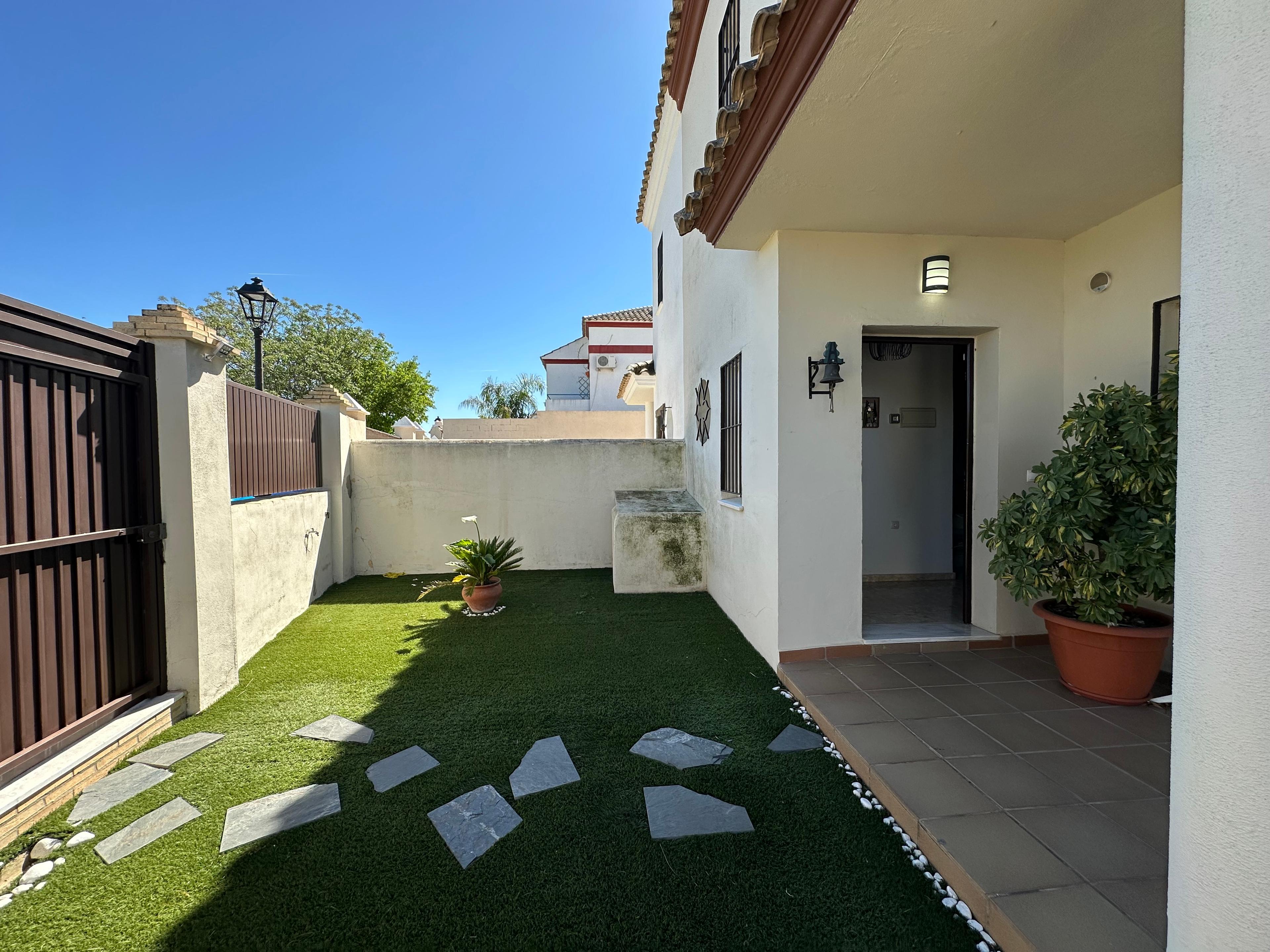 Casa Adosada en Venta en Spain - 3