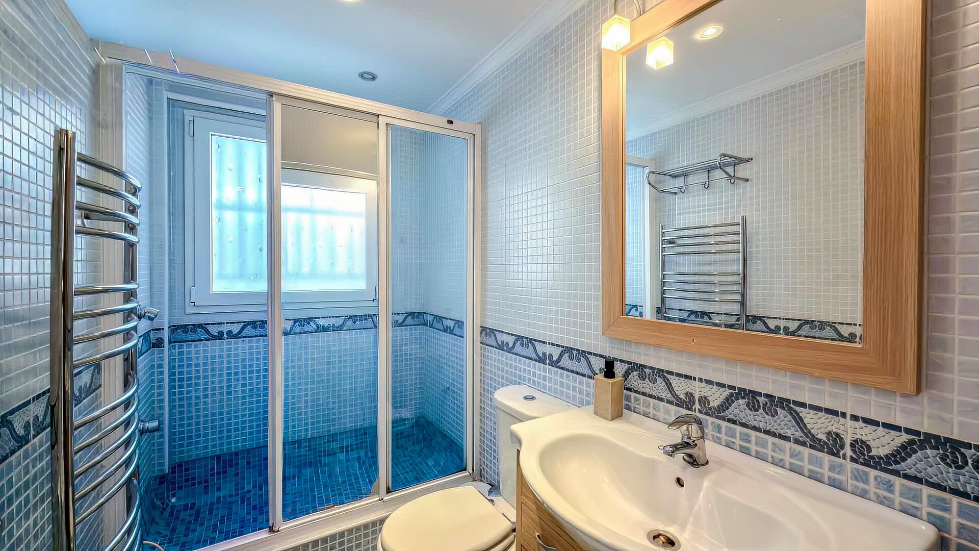 Piso en Venta en Av. Retamar - 16