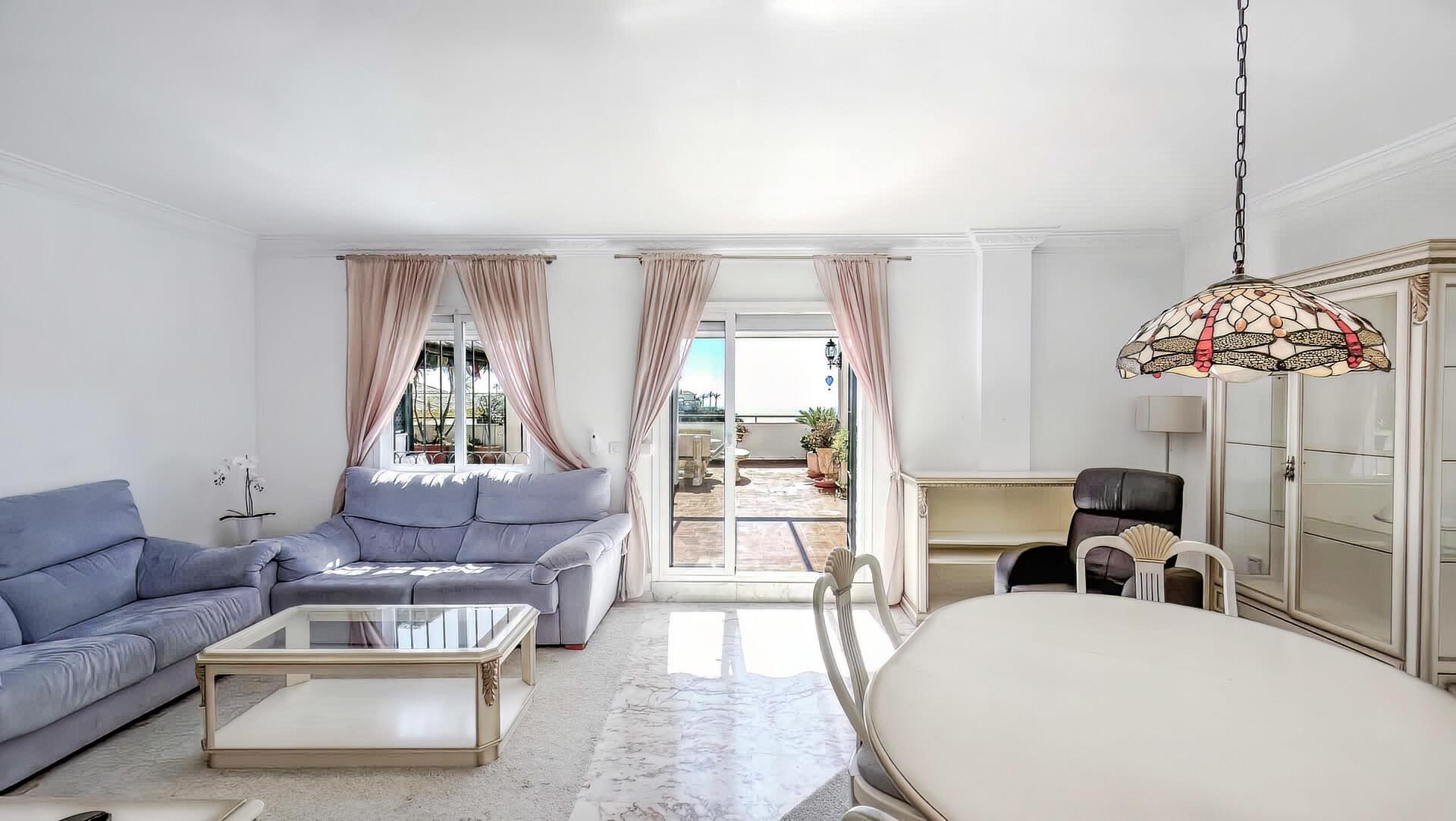 Piso en Venta en Av. Retamar - 8