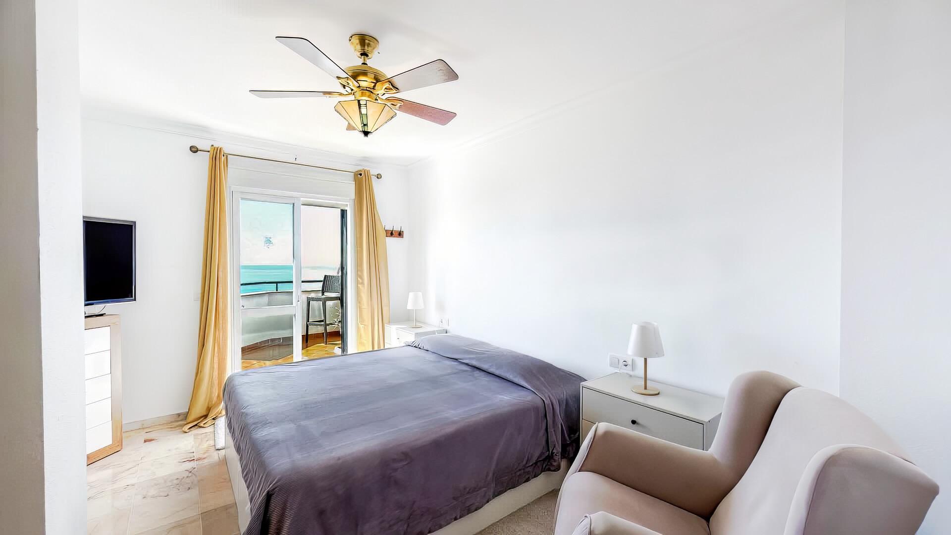 Piso en Venta en Av. Retamar - 24