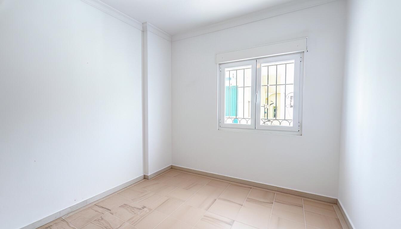 Piso en Venta en Av. Retamar - 23