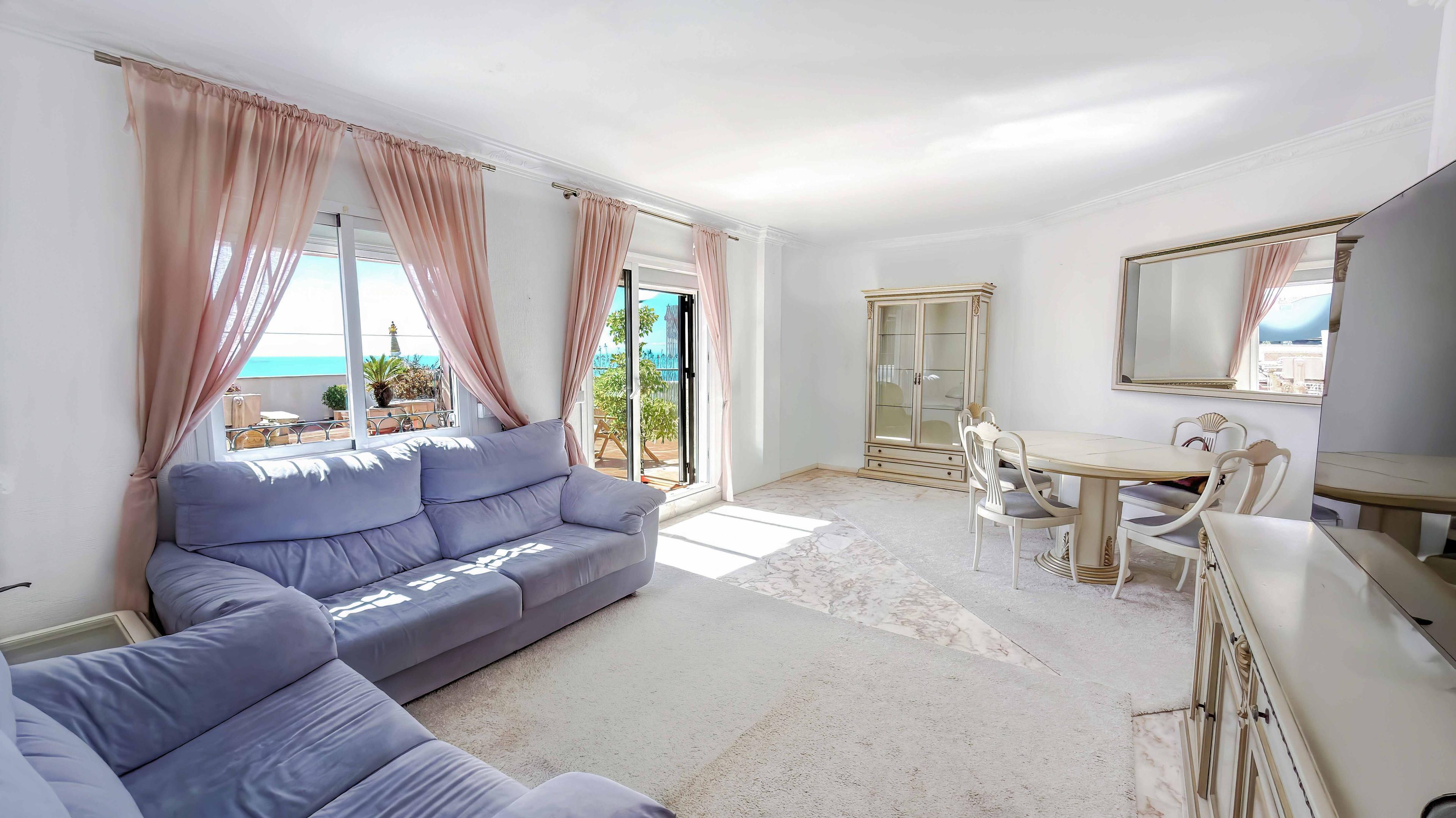 Piso en Venta en Av. Retamar - 9