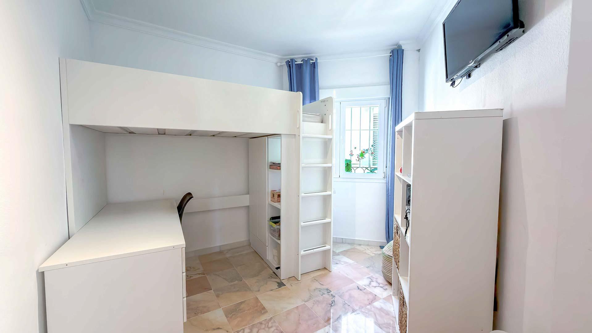 Piso en Venta en Av. Retamar - 20