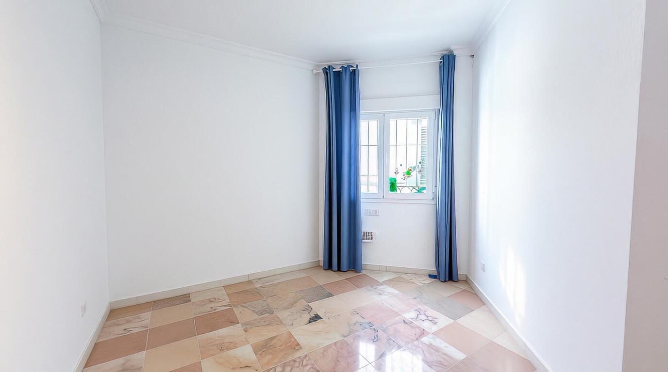 Piso en Venta en Av. Retamar - 21