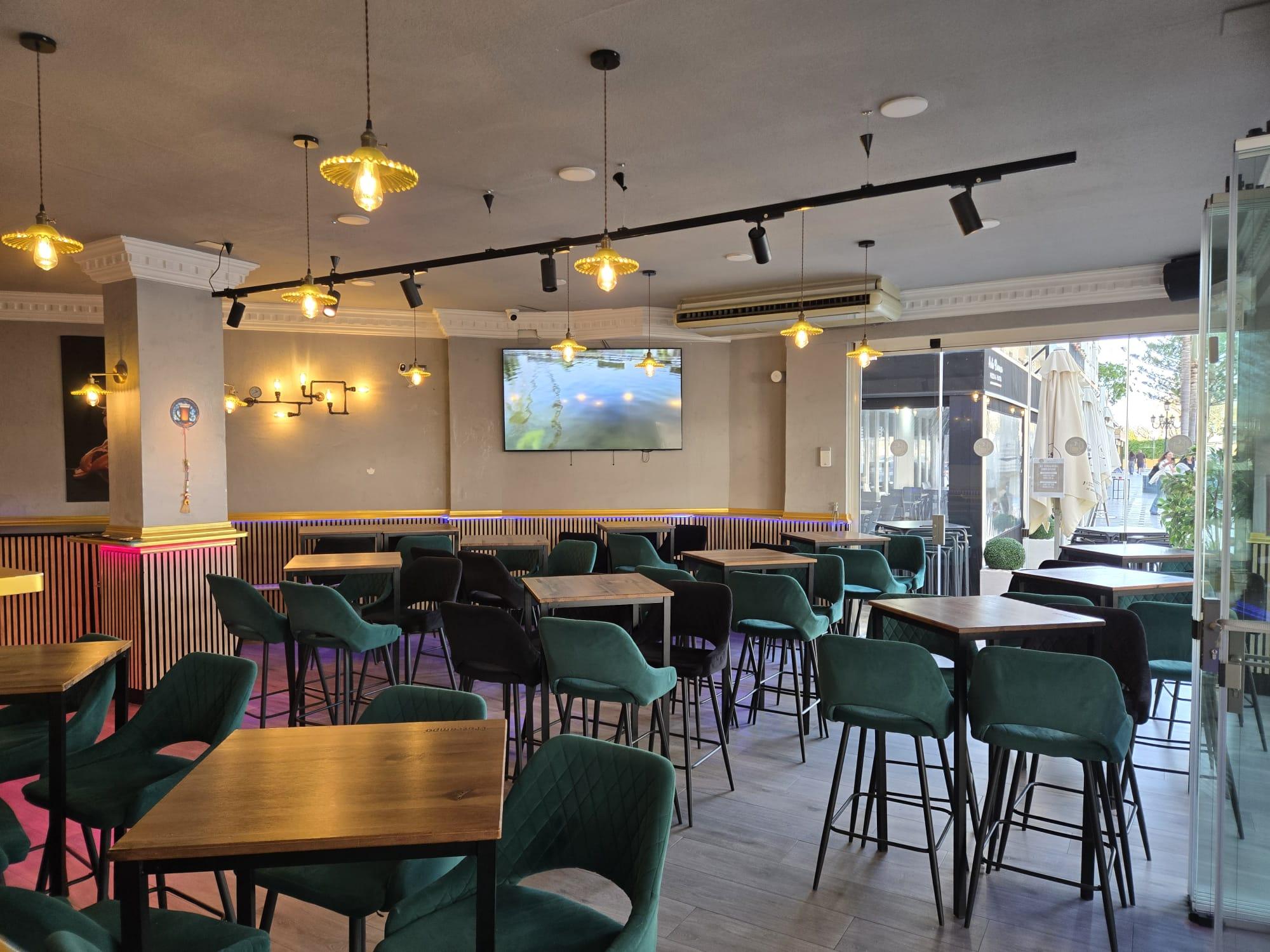 Traspaso de negocio - Plaza de la Unión Europea - 11