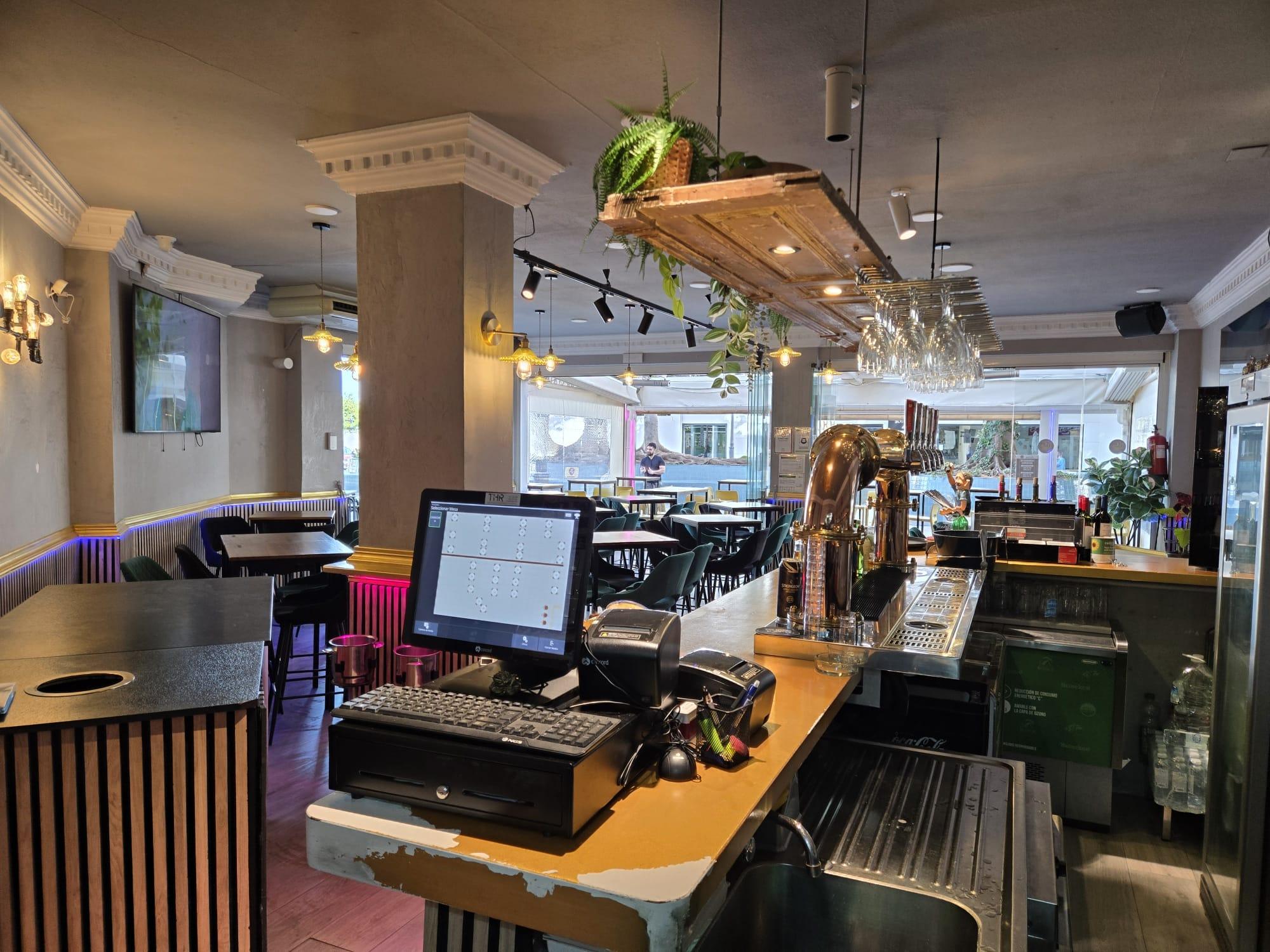 Traspaso de negocio - Plaza de la Unión Europea - 5