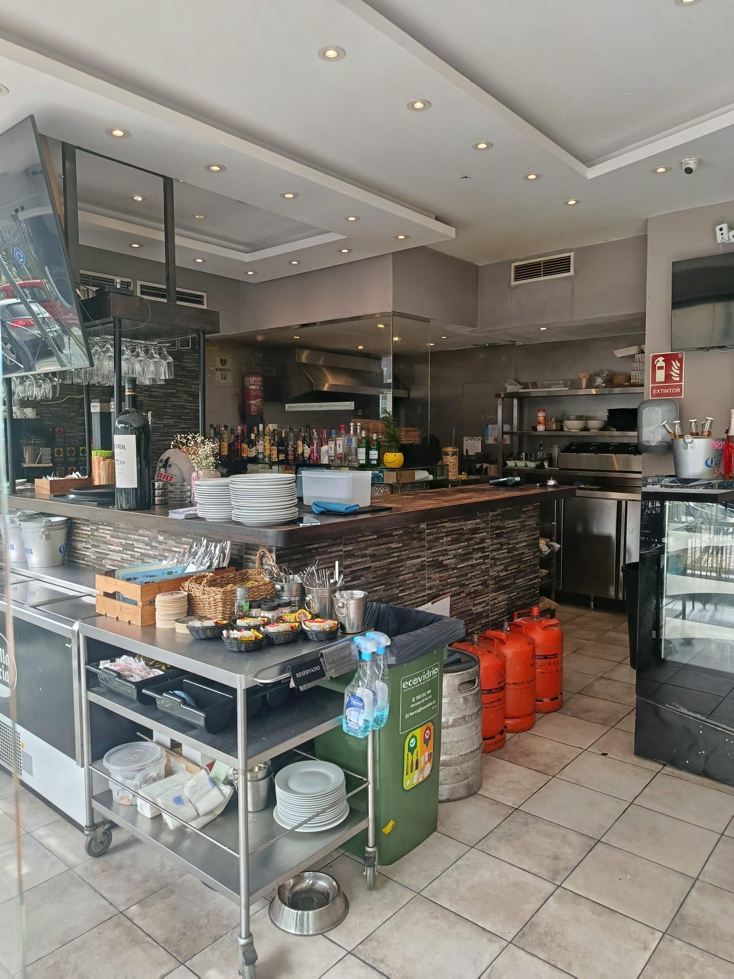 Traspaso de negocio - Av. Arias de Velasco - 1