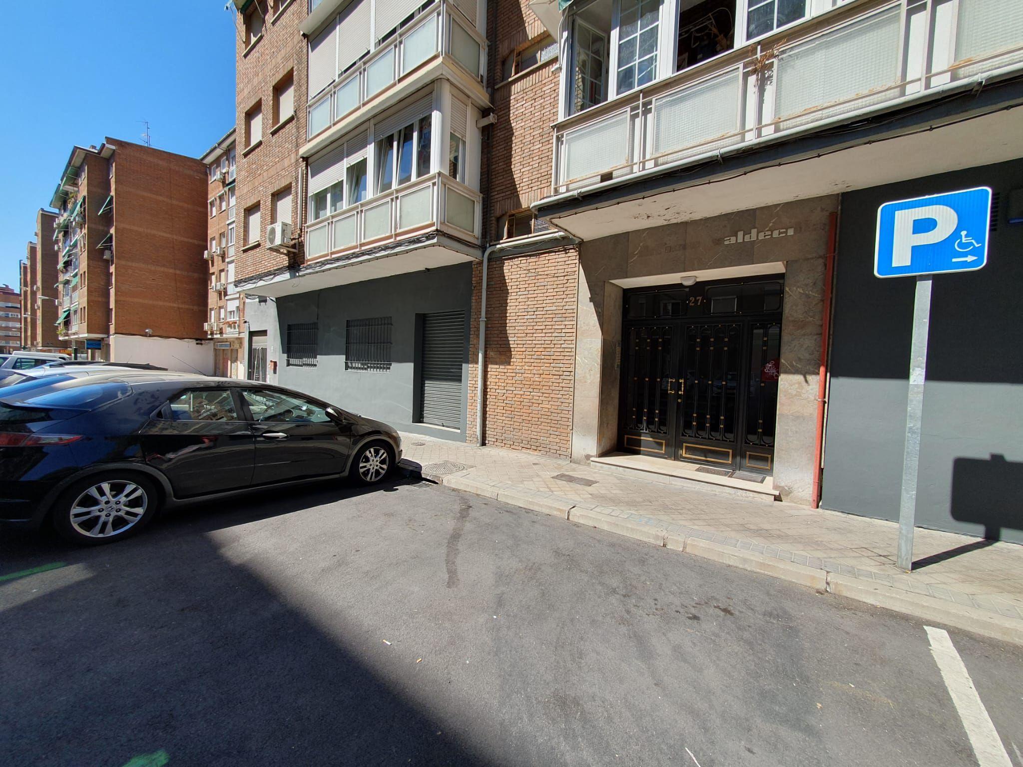 Local en Venta en C/ de César González Ruano - 5