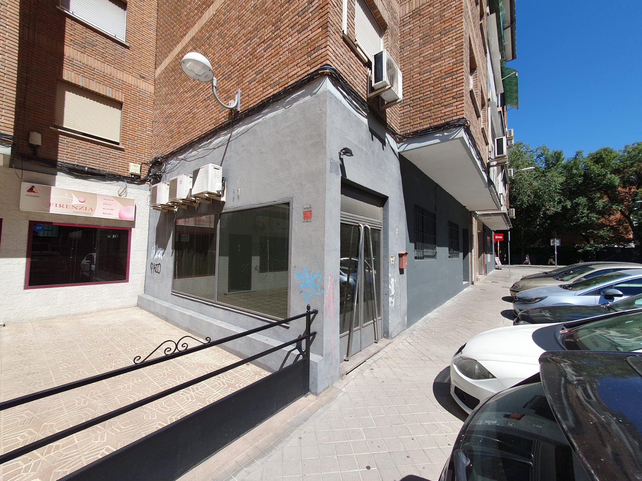 Local en Venta en C/ de César González Ruano - 6