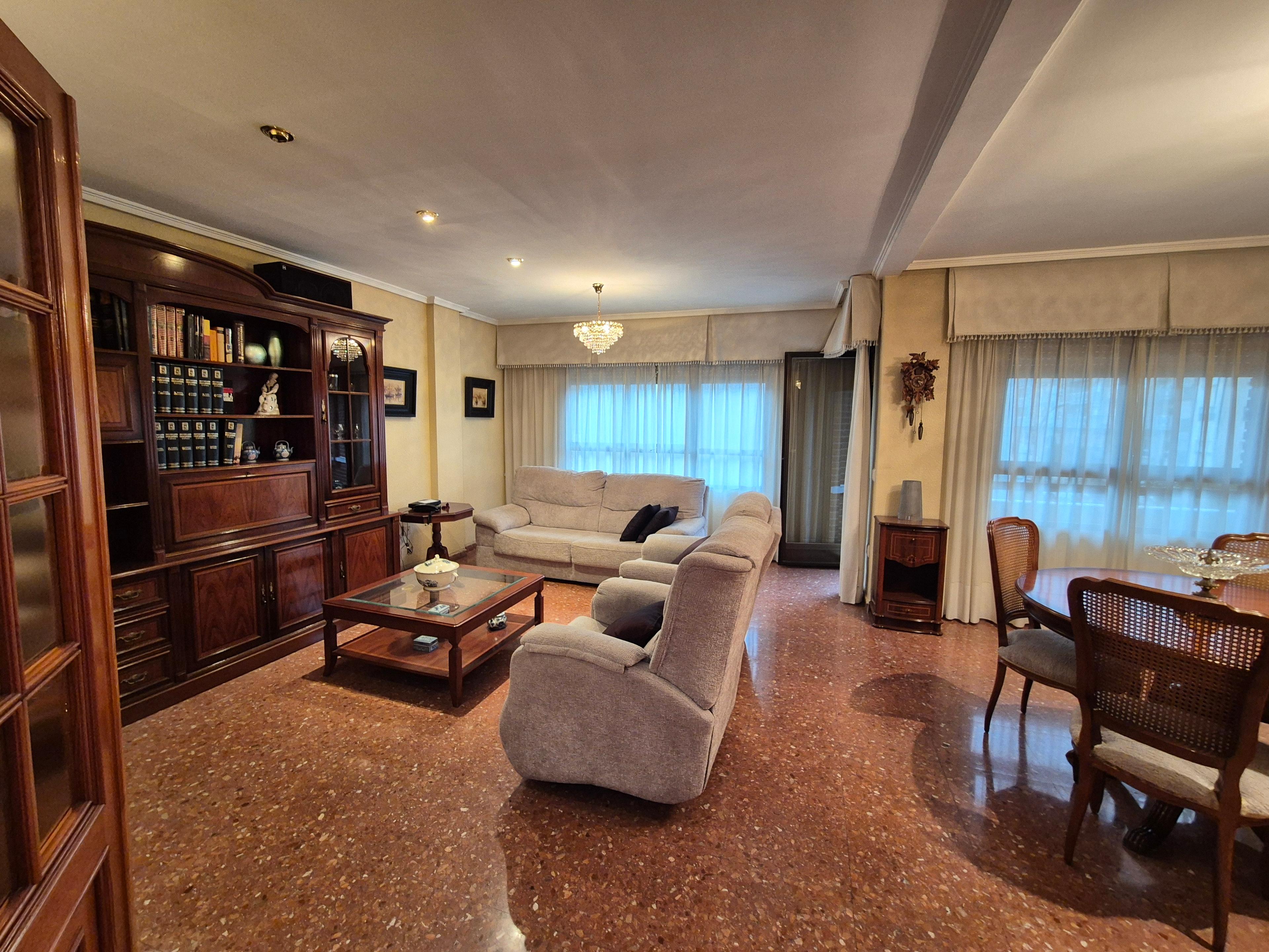 Piso en Venta en Carrer Ciutat de Barcelona - 3