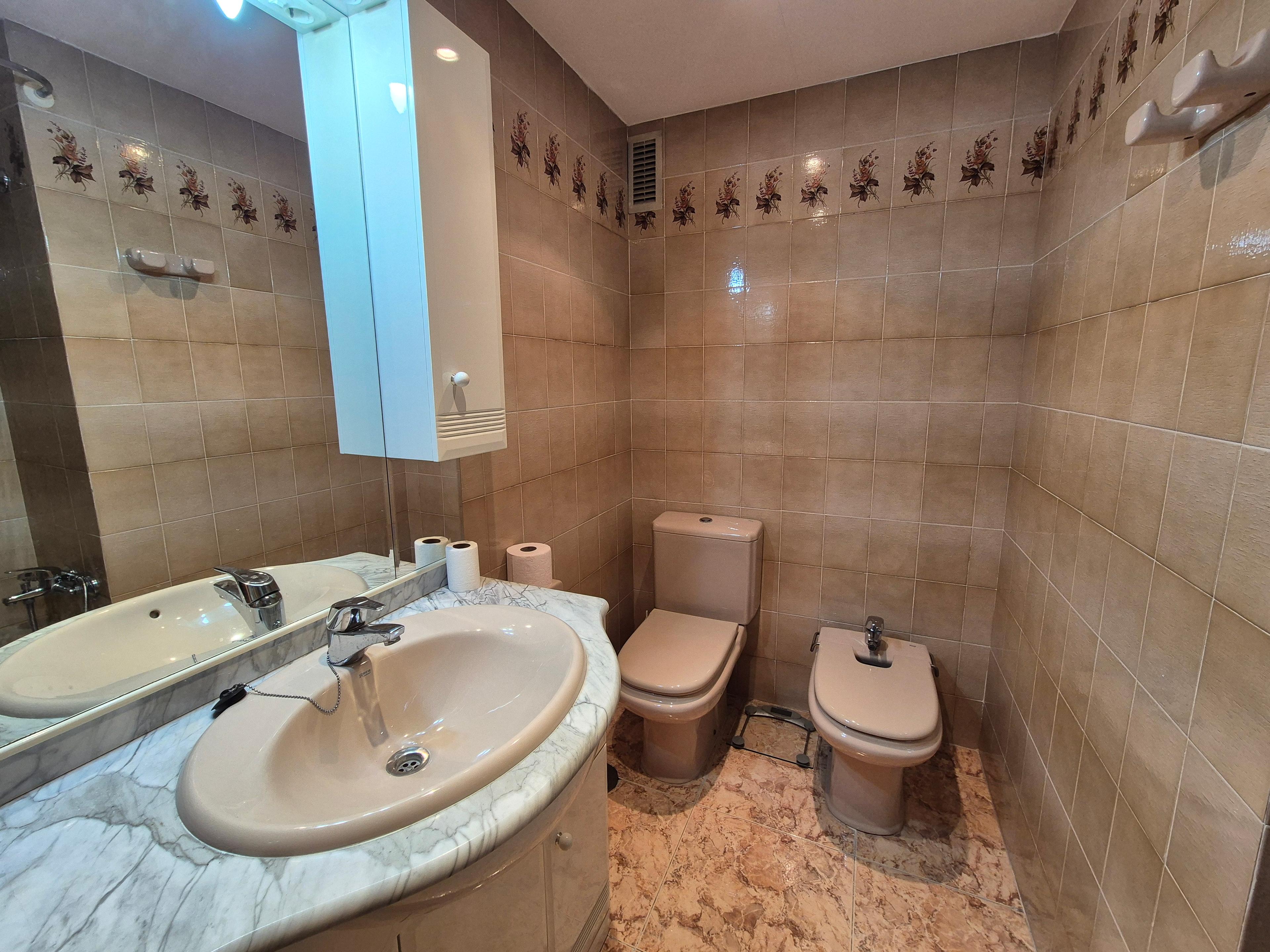 Piso en Venta en Carrer Ciutat de Barcelona - 13