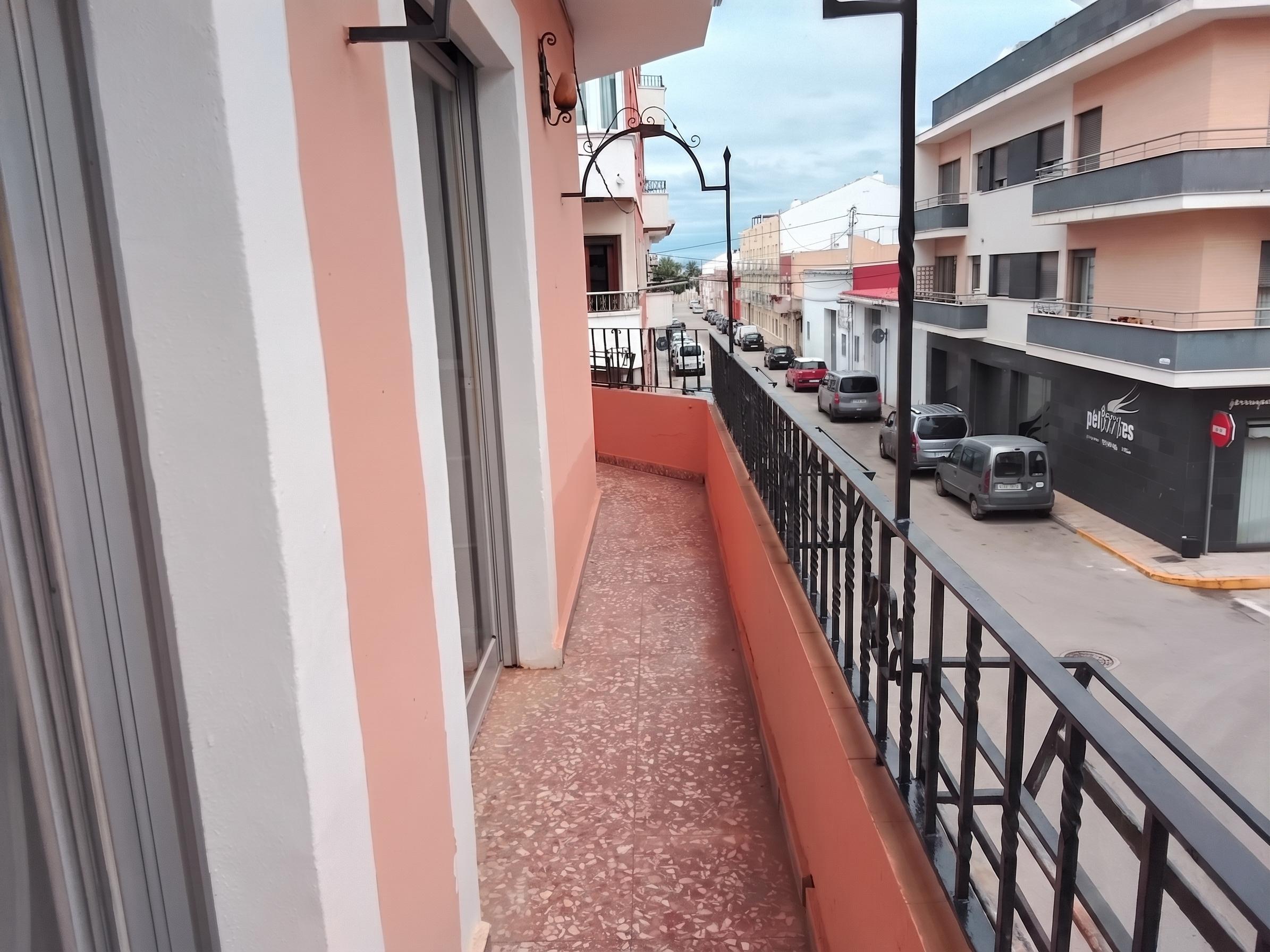 Casa Rural en Venta en Carrer les Amèriques - 20