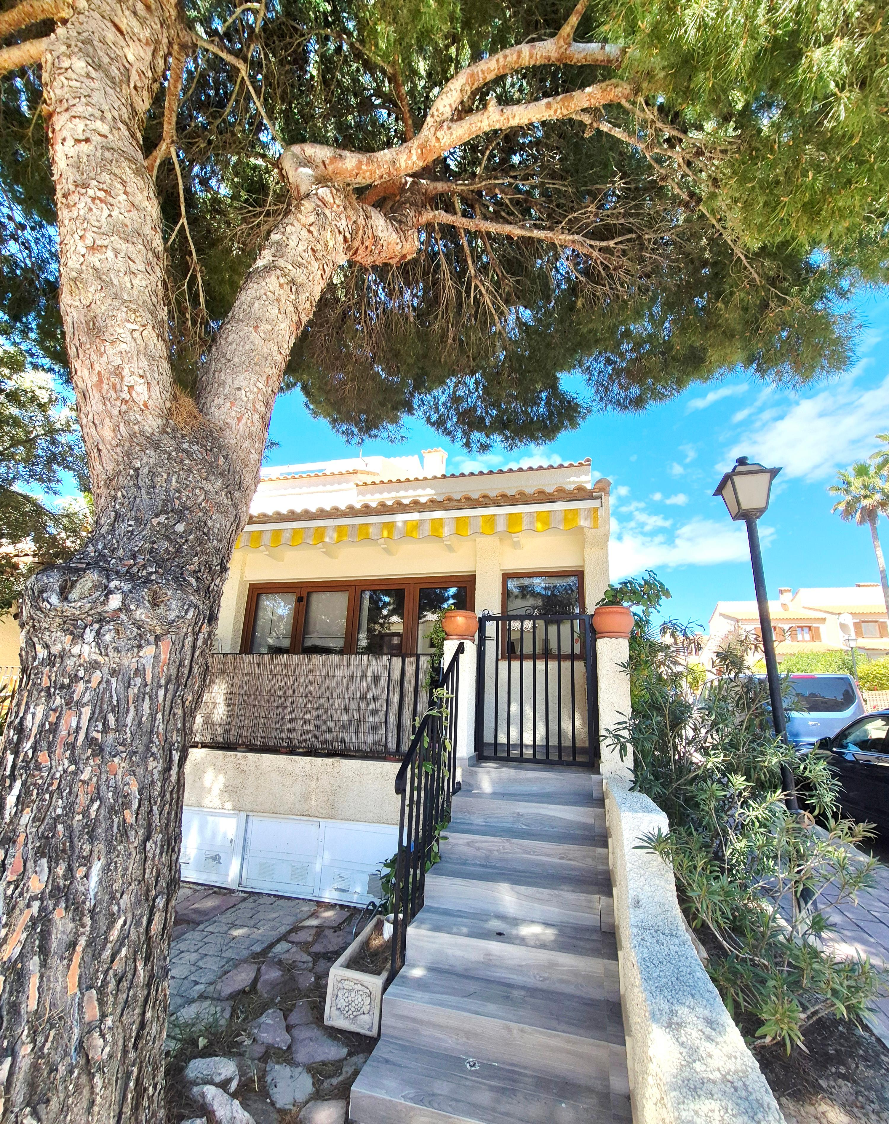 Casa Adosada en Venta en Urbanizacion Faro - 2