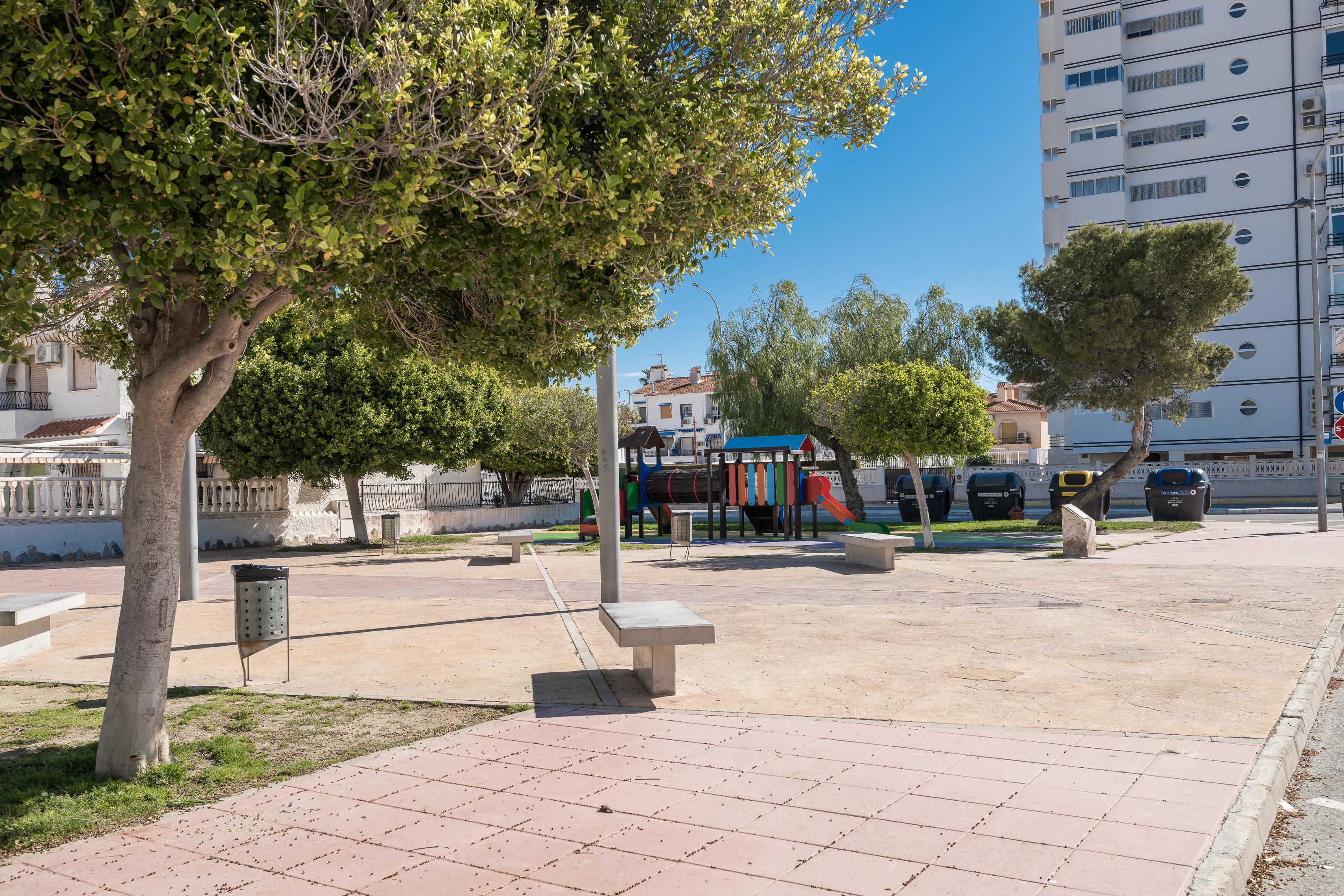 Chalet Pareado en Venta - Calle Biar, Santa Pola - 31