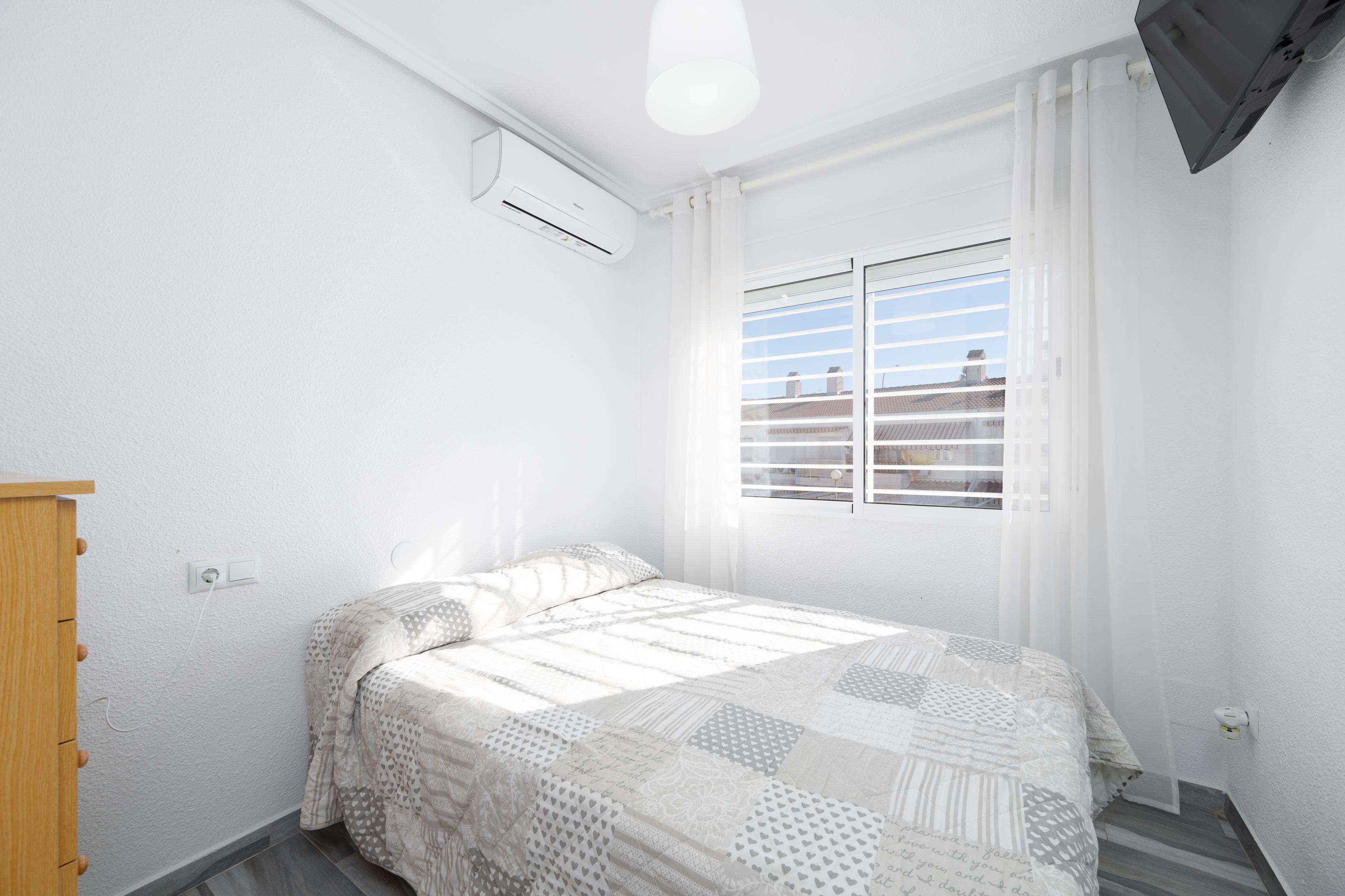 Chalet Pareado en Venta - Calle Biar, Santa Pola - 13