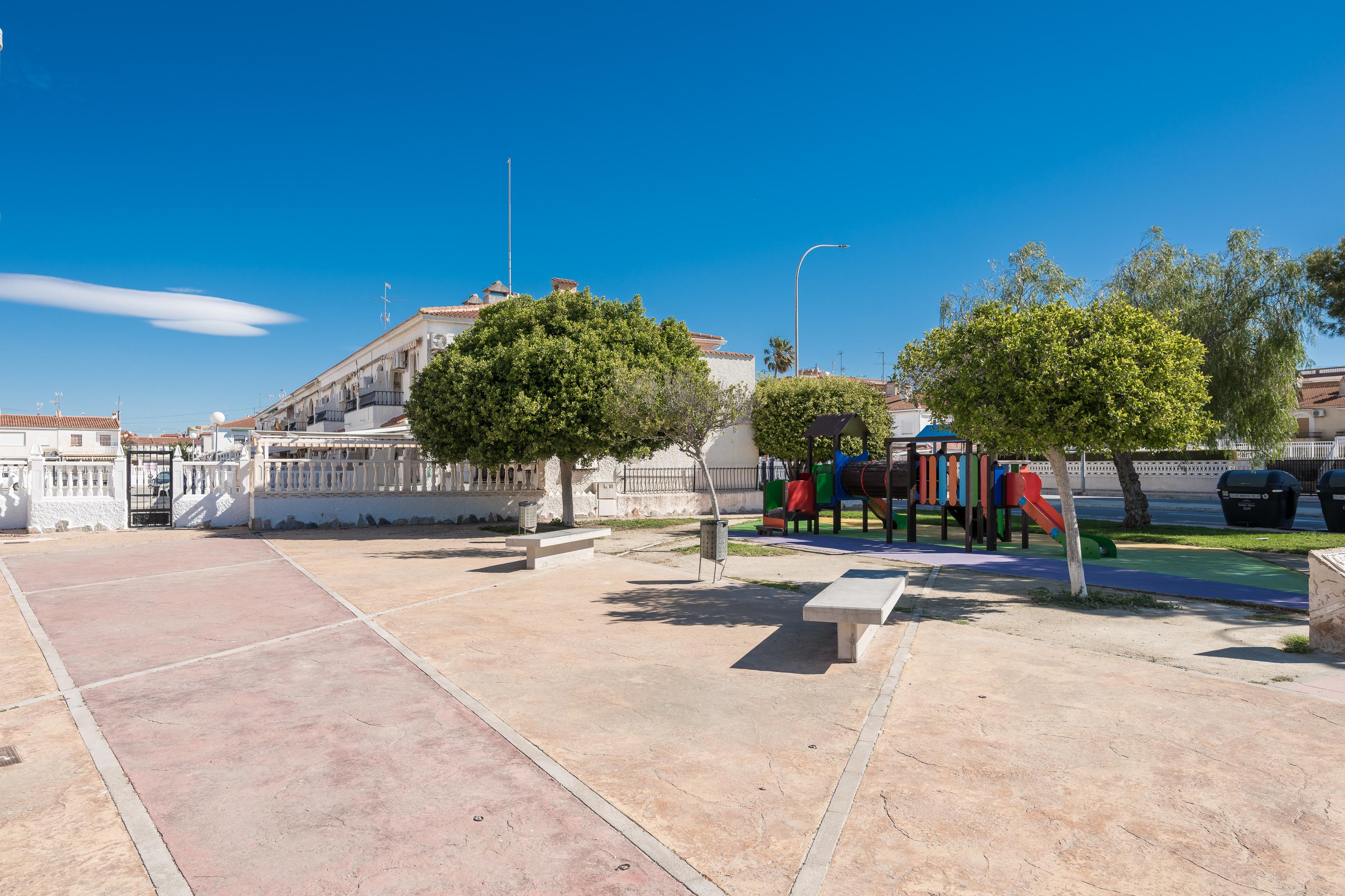 Chalet Pareado en Venta - Calle Biar, Santa Pola - 32