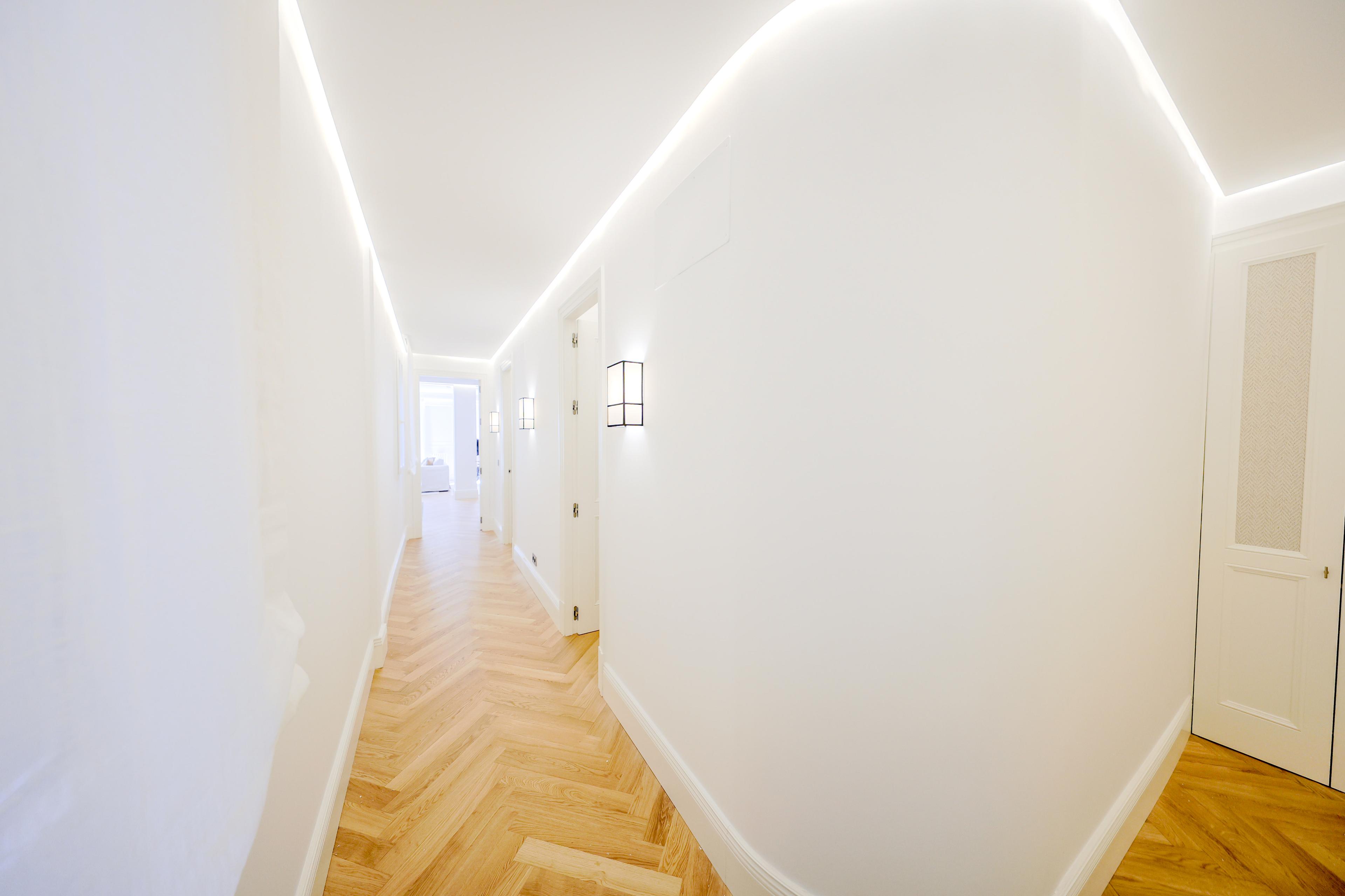 Piso en venta - C. de Antonio Acuña - 31