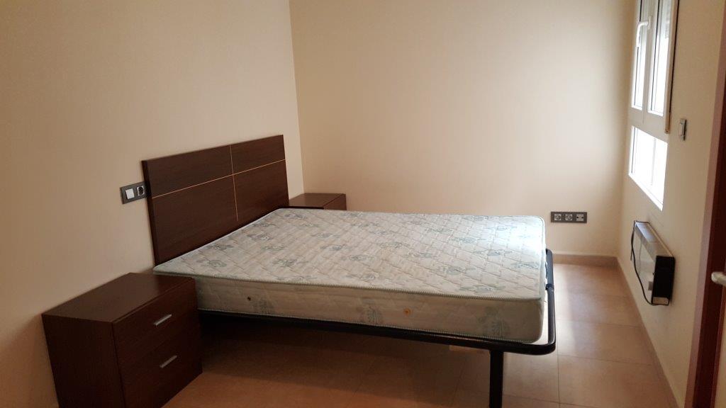 Piso en Venta en Carrer Valencia - 11