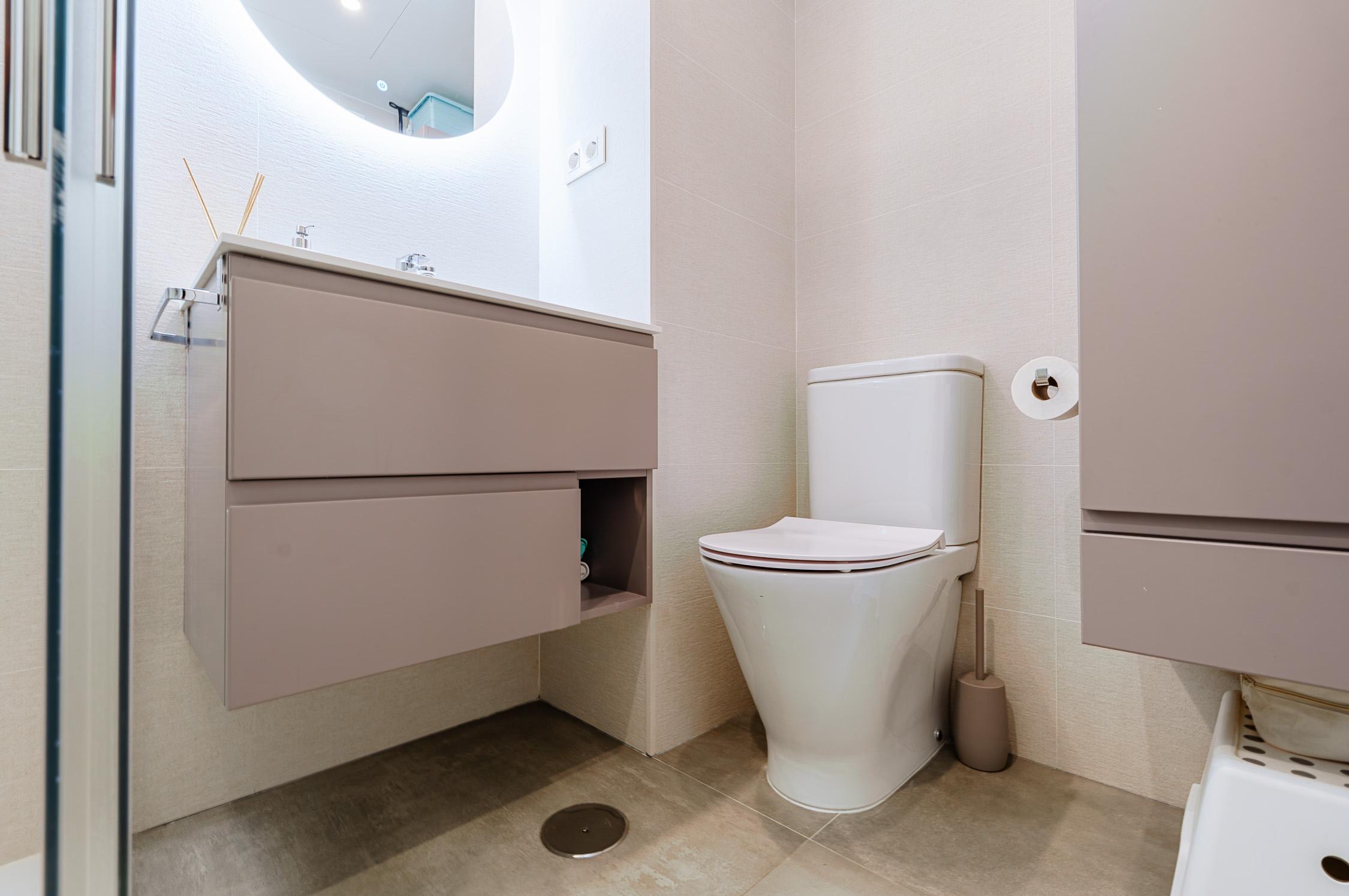 Piso en Venta en C. Bahía de Almería - 23