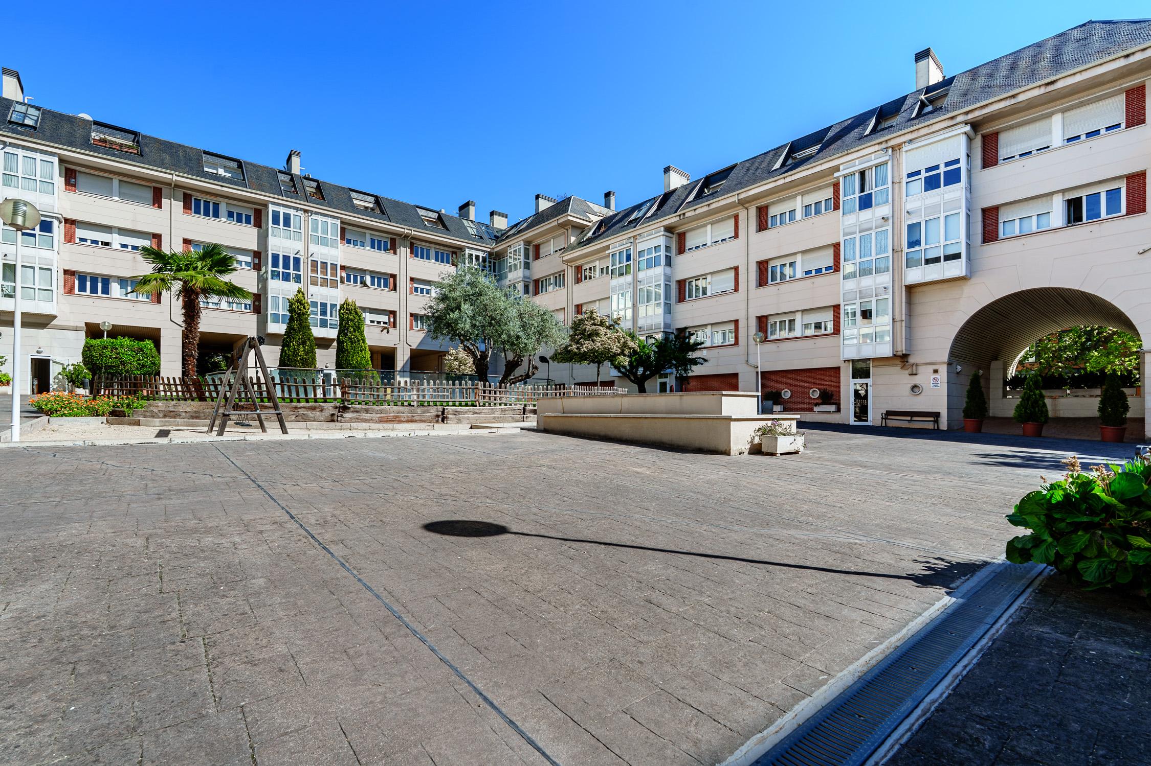 Piso en Venta en C. Bahía de Almería - 28