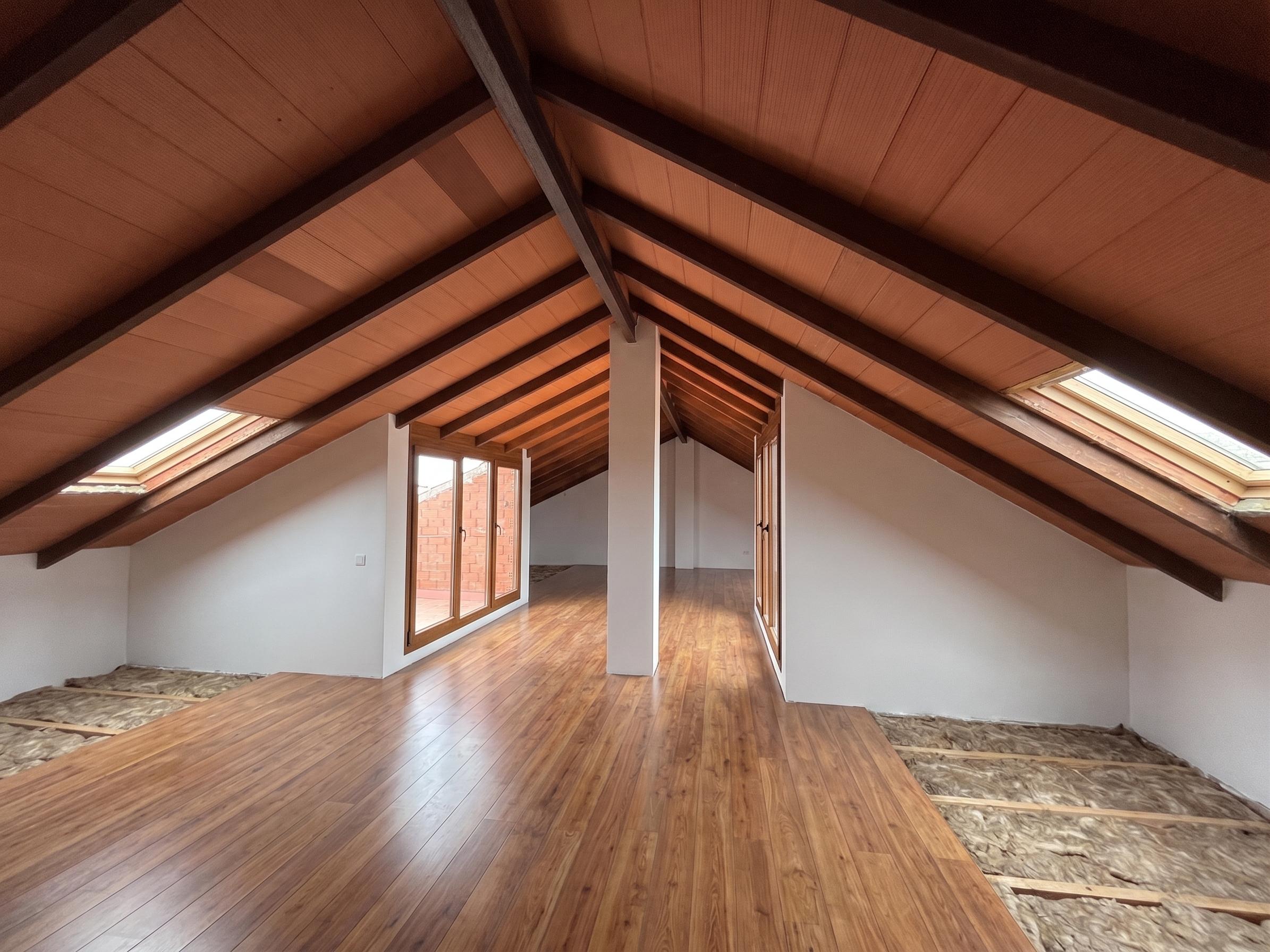 Casa Adosada en Venta en Bo. San Ginés - 3