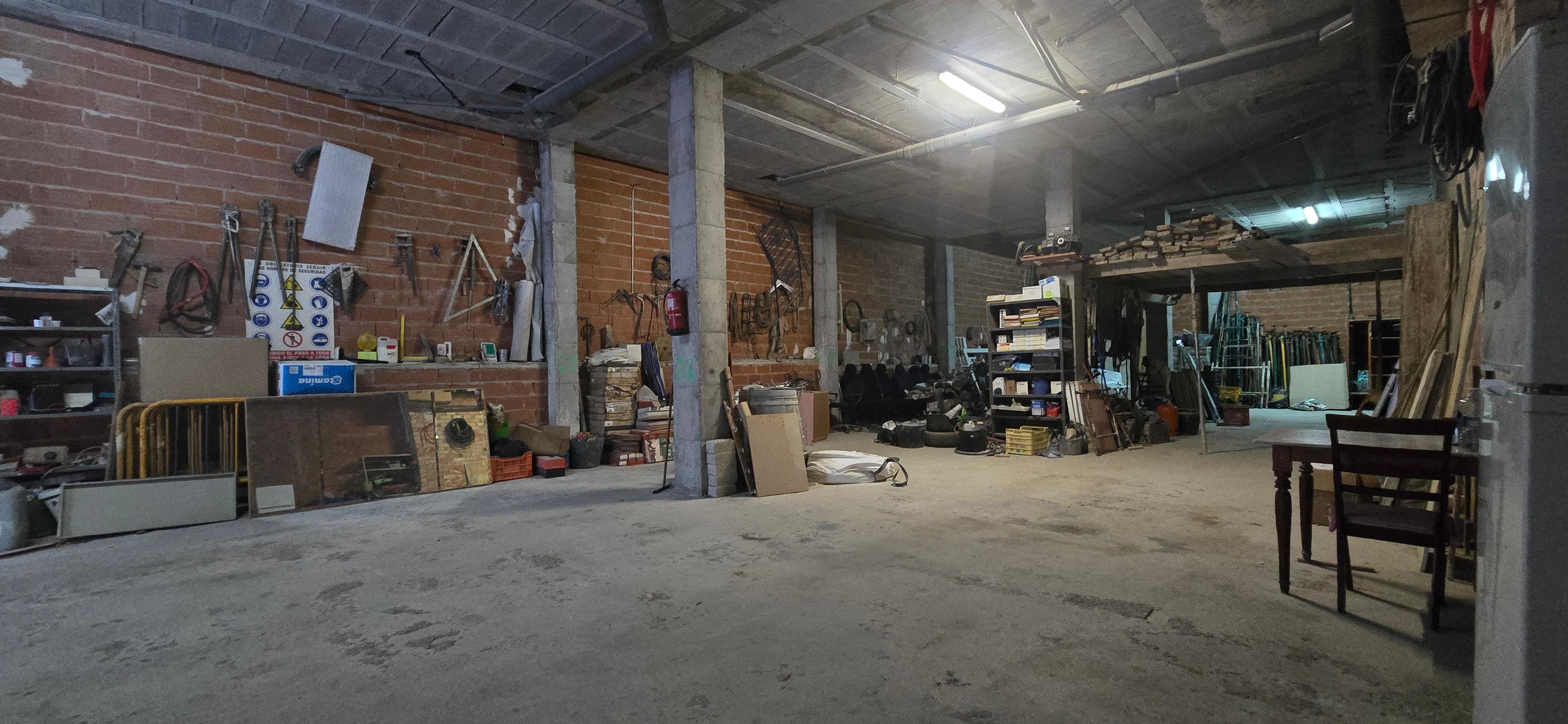 Local en Venta en Carrer Santa Bàrbara - 11