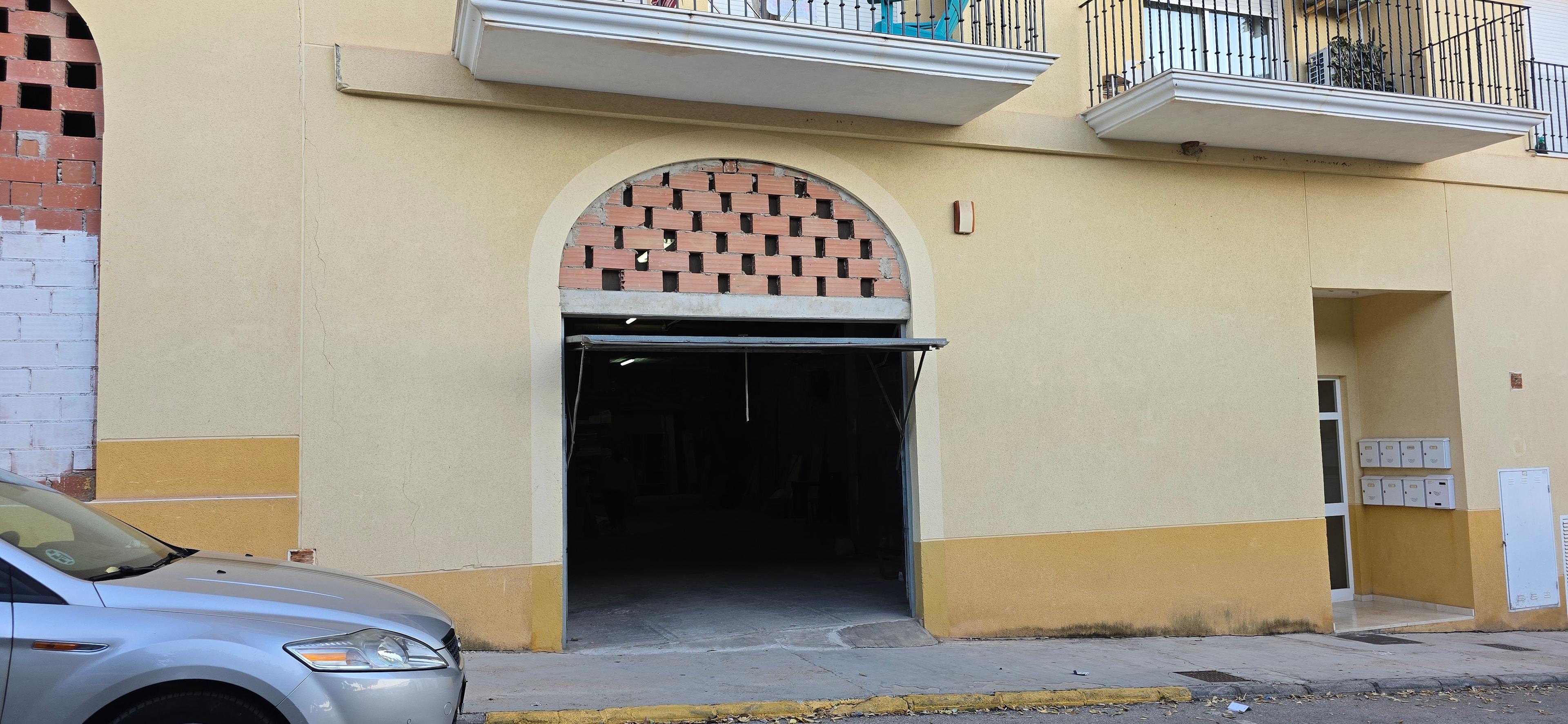 Local en Venta en Carrer Santa Bàrbara - 1