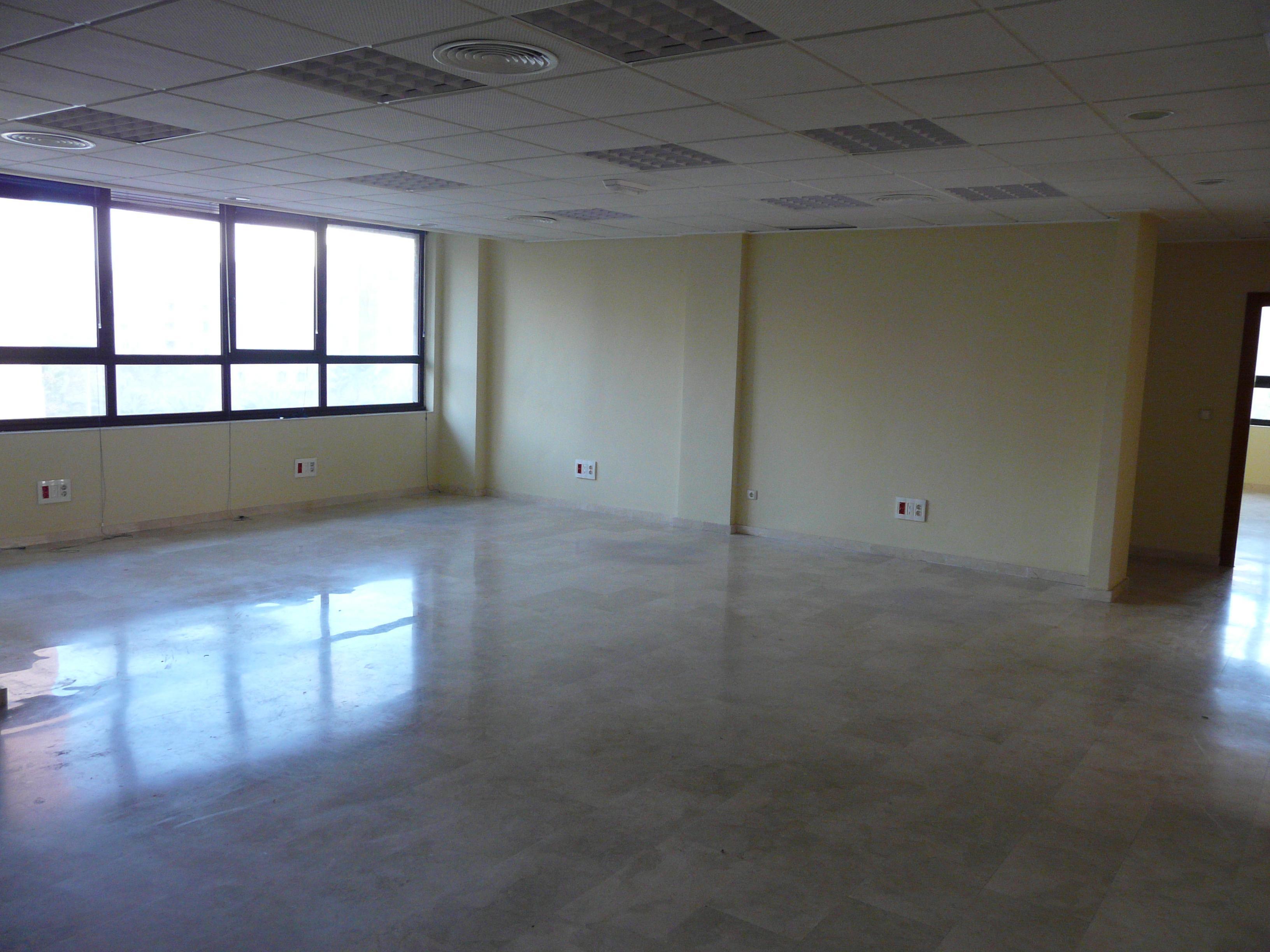 Oficina en Venta en Calle Médico Vicente Reyes - 2