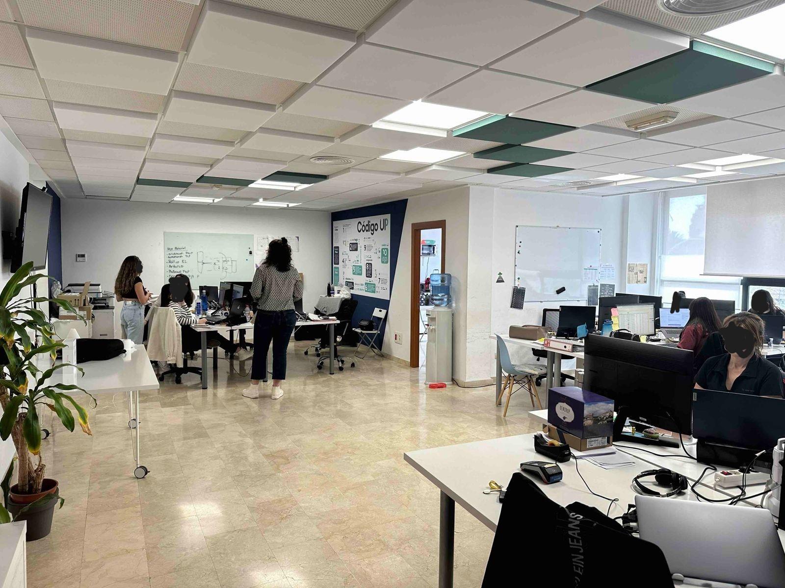 Oficina en Venta en Calle Médico Vicente Reyes - 16