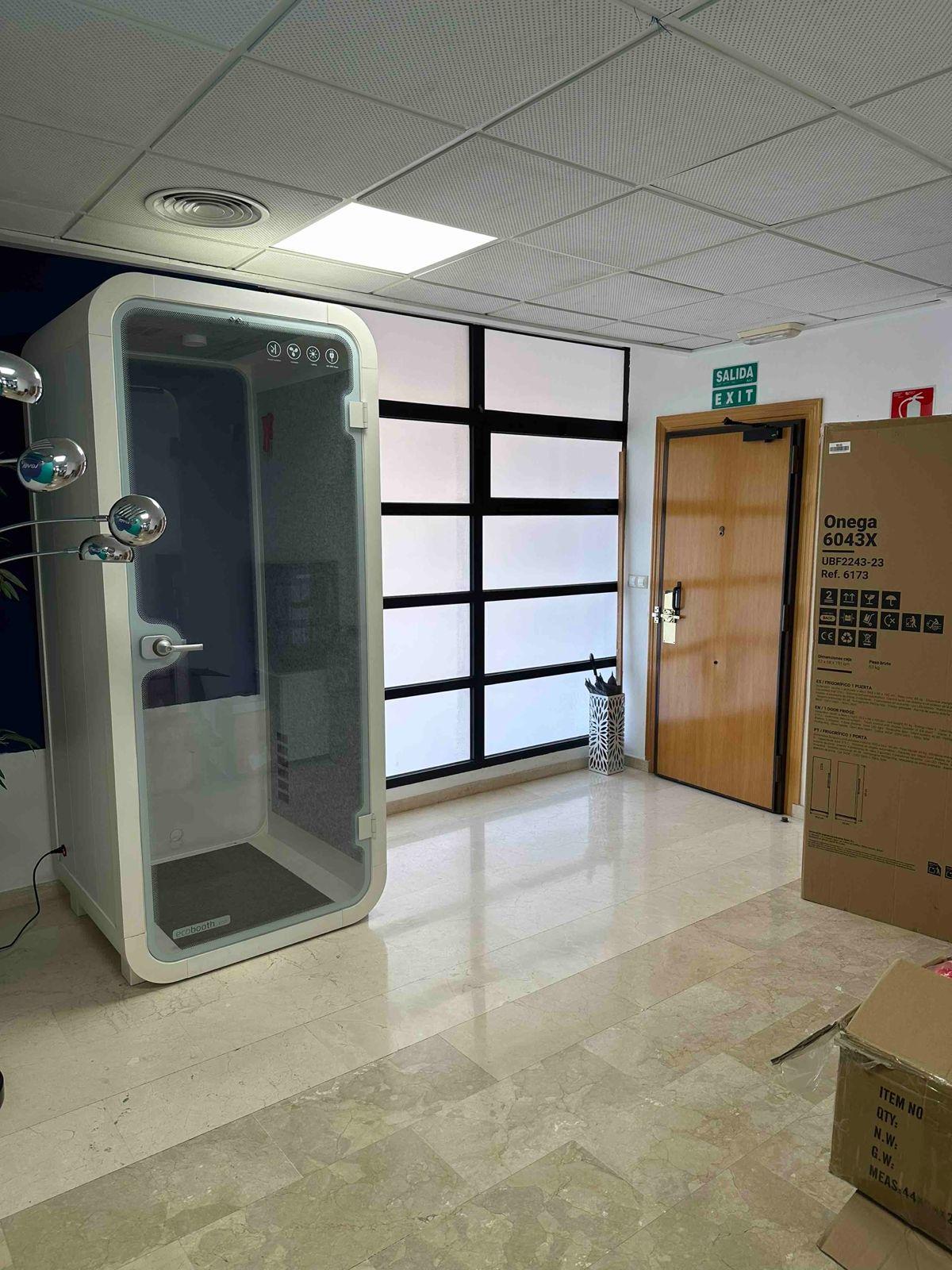 Oficina en Venta en Calle Médico Vicente Reyes - 9